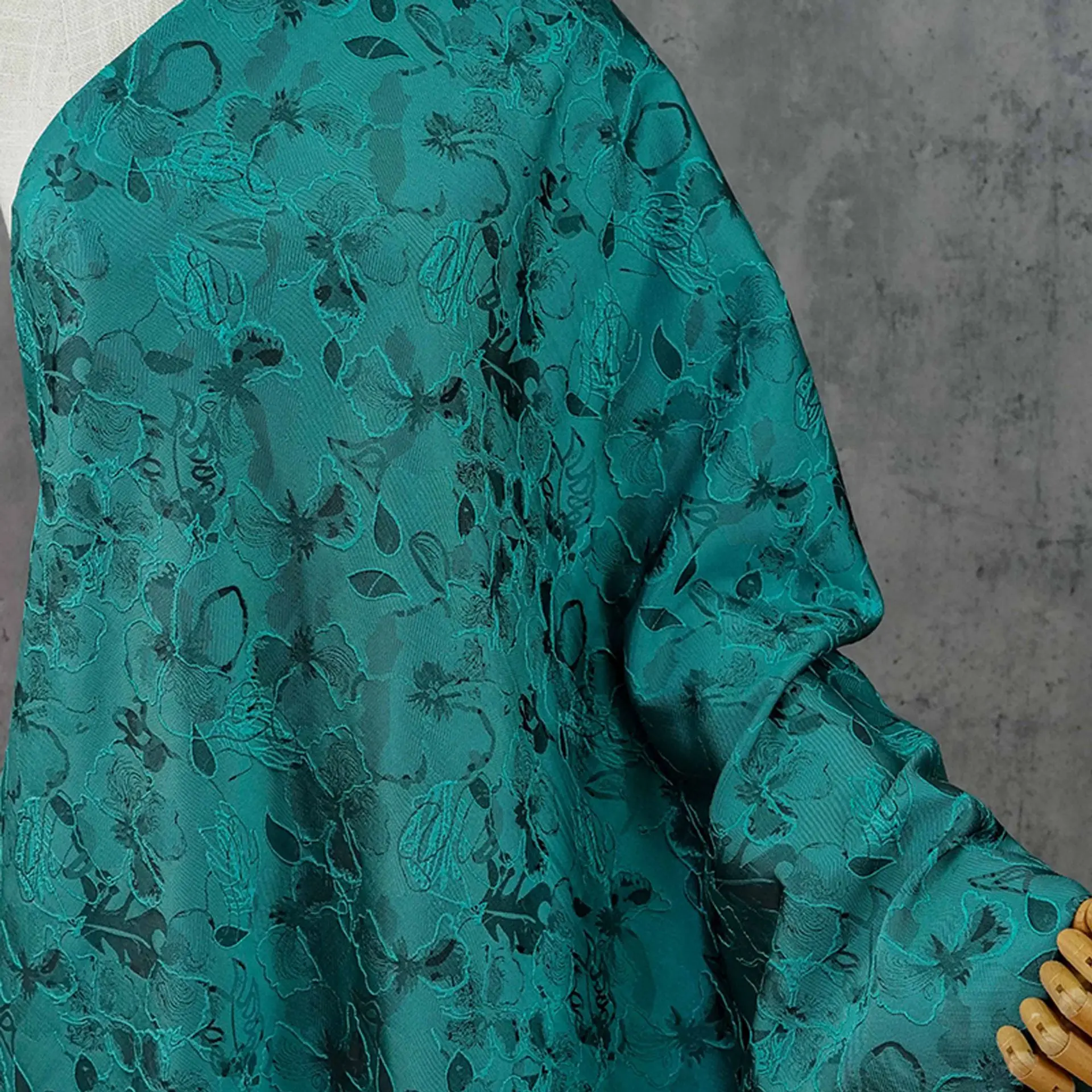 Абстрактная цветочная 3D рельефная жаккардовая ткань, модное платье, костюм Cheongsam, сумка для багажа, ткань для шитья ручной работы
Абстрактная цветочная 3D рельефная жаккардовая ткань, модное платье, костюм Cheongsam, сумка для багажа, ткань для шитья ручной работы