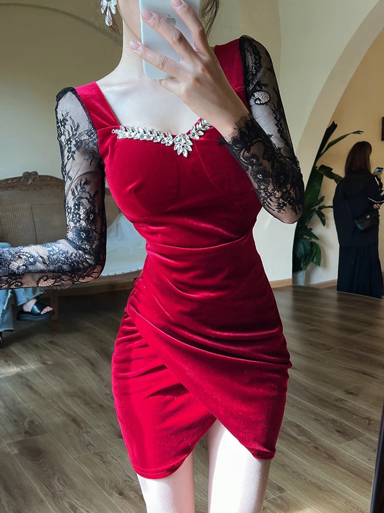 Весеннее сексуальное кружевное бархатное мини-платье в стиле ретро для женской одежды, элегантное женское тонкое платье с квадратным воротником и бриллиантами, рюшами, халат
Весеннее сексуальное кружевное бархатное мини-платье в стиле ретро для женской одежды, элегантное женское тонкое платье с квадратным воротником и бриллиантами, рюшами, халат