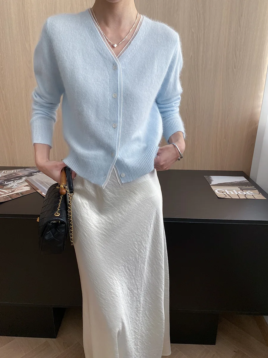 Women's casual solid color lace patchwork V-neck raccoon fleece wool knitted cardigan
Women's casual solid color lace patchwork V-neck raccoon fleece wool knitted cardigan