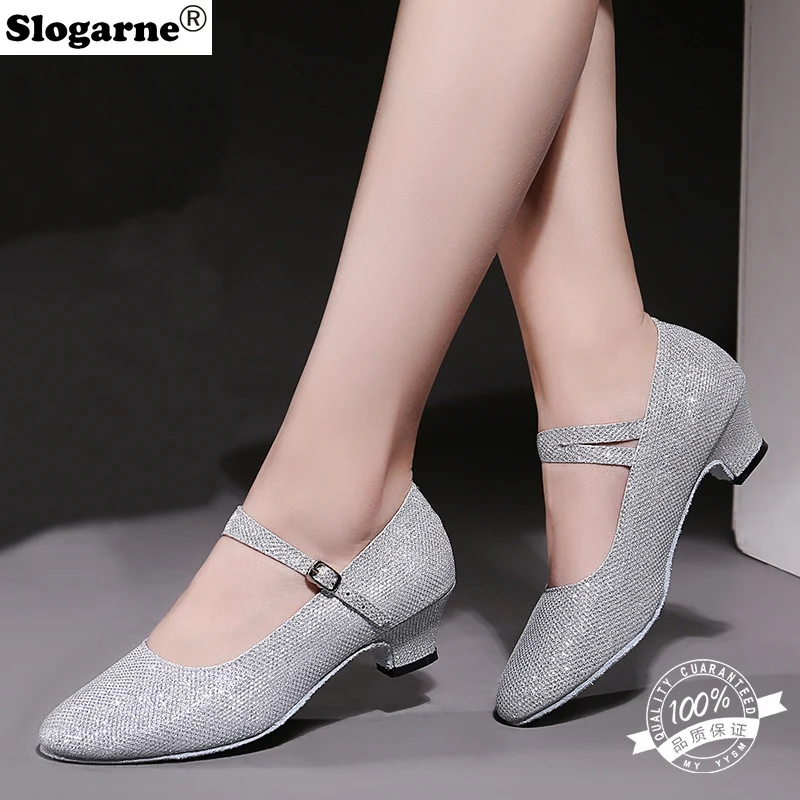 Women Dance Shoes Jazz Latin Shoes Female Modern Ballroom Soft Sole Party Shoes Girl Waltz Tango Salsa Daning Sandals Stage Wear
Women Dance Shoes Jazz Latin Shoes Female Modern Ballroom Soft Sole Party Shoes Girl Waltz Tango Salsa Daning Sandals Stage Wear