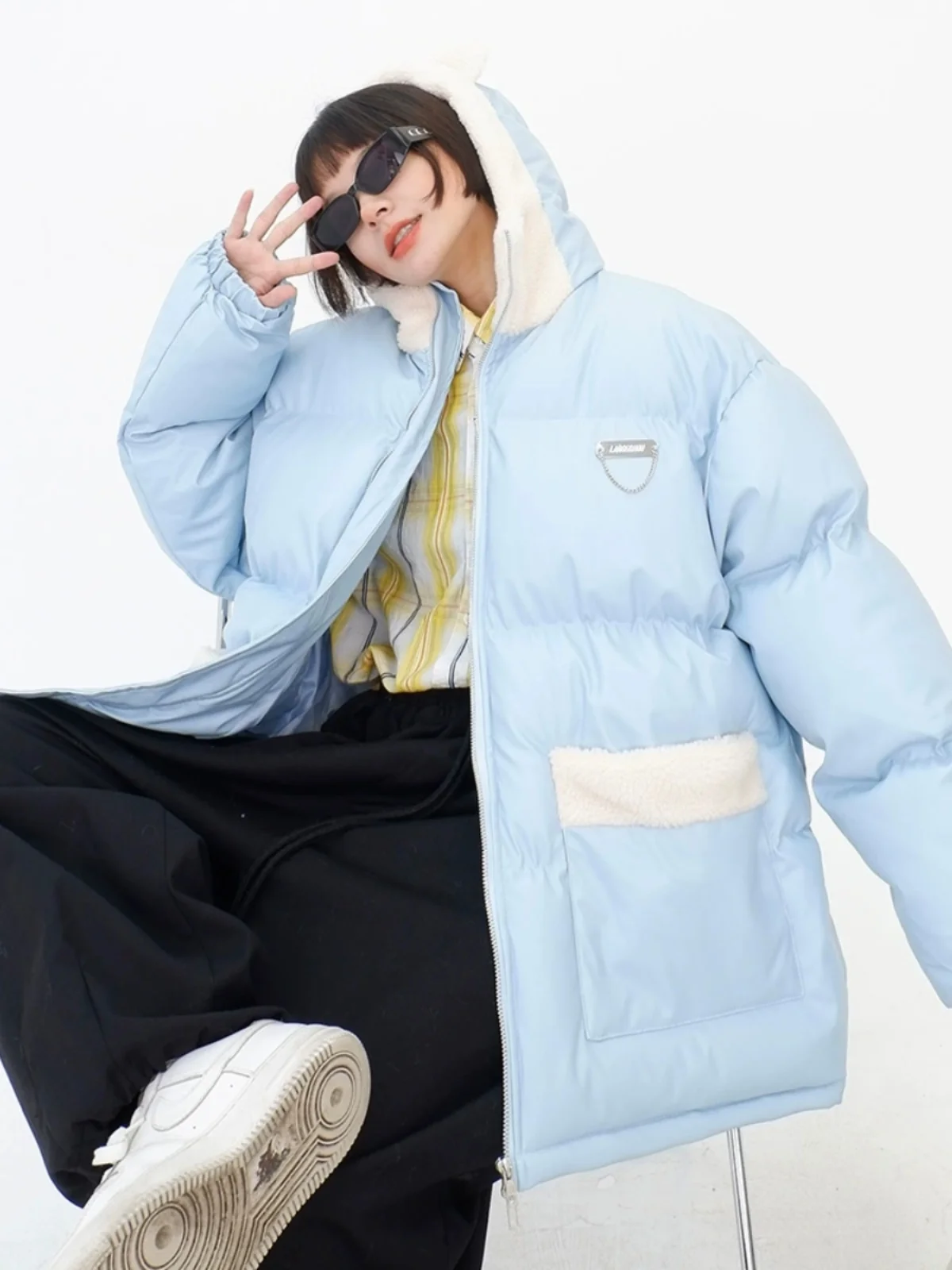 Cute Plush Ears Hooded Cotton Jackets Women's 2023 Winter New Loose bf Small and Thickened Coats
Cute Plush Ears Hooded Cotton Jackets Women's 2023 Winter New Loose bf Small and Thickened Coats