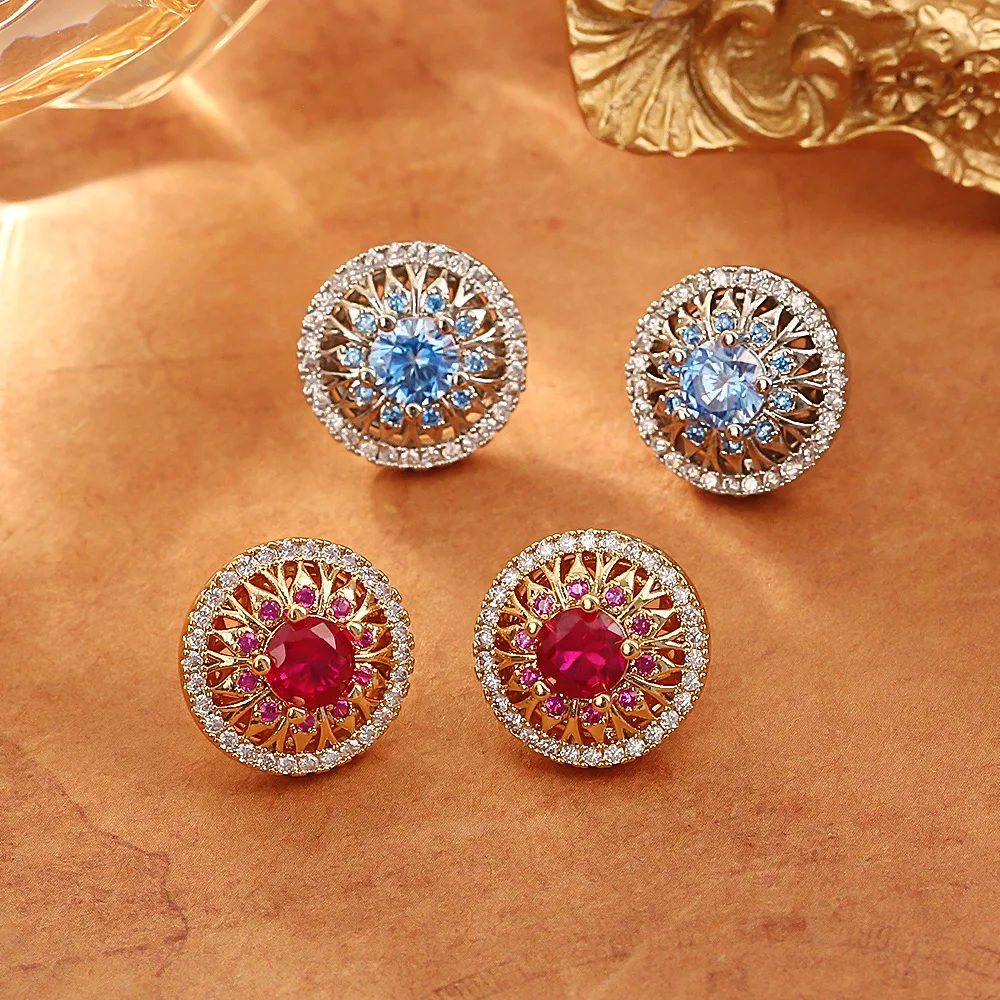Fashionable and exquisite rose window earrings, retro colored zircon earrings, niche light luxury design commuter earrings
Fashionable and exquisite rose window earrings, retro colored zircon earrings, niche light luxury design commuter earrings