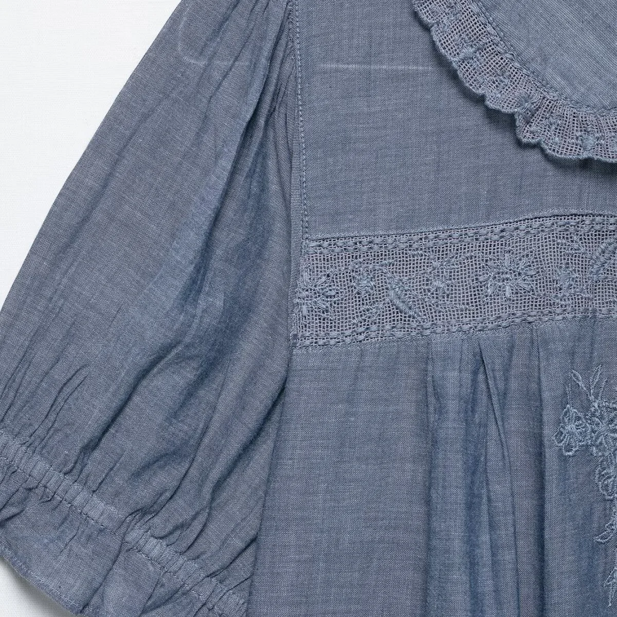 Topenomi Flower Embroidery Shirt Women Summer Lace Peter Pan Collar Single Breasted Crop Top Vintage Sweet Short Sleeve Blouses
Topenomi Flower Embroidery Shirt Women Summer Lace Peter Pan Collar Single Breasted Crop Top Vintage Sweet Short Sleeve Blouses