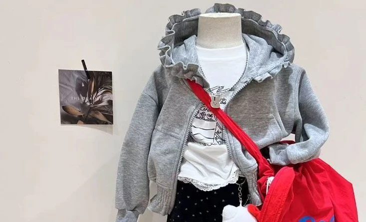 Детская толстовка с капюшоном на осень 2026 года для девочек, повседневная, на молнии, с утяжкой на талии, укороченный кардиган
Детская толстовка с капюшоном на осень 2026 года для девочек, повседневная, на молнии, с утяжкой на талии, укороченный кардиган