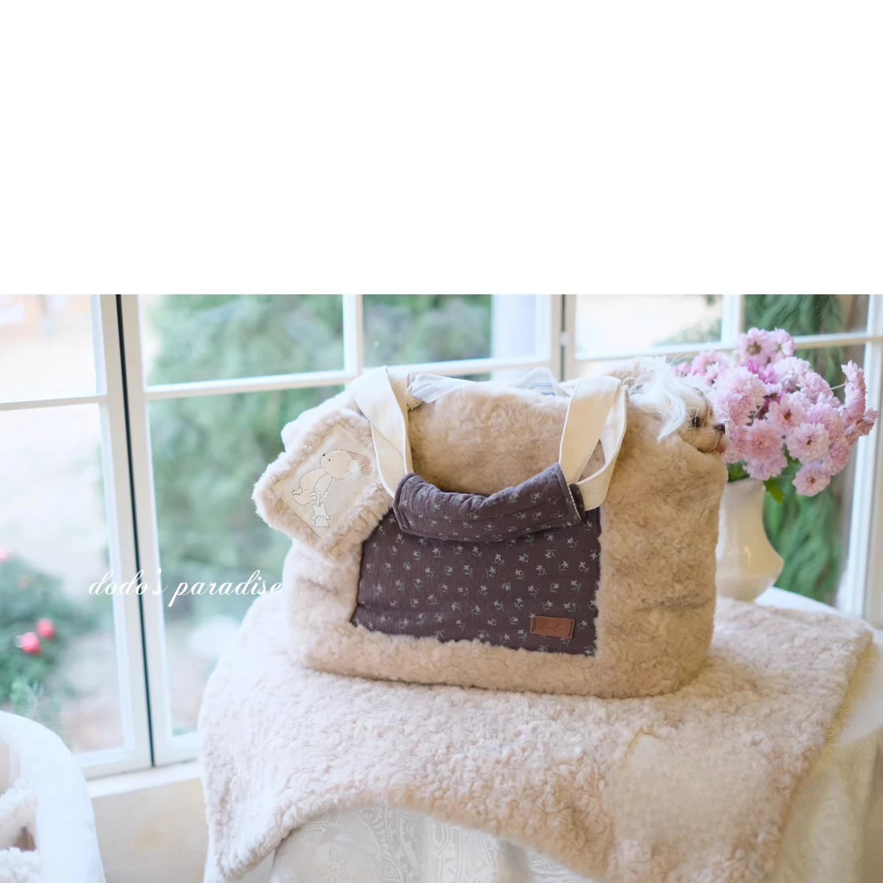 26 New Luxury Winter Pet Carrier Dog Bag Teddy Yorkie Handmade Shoulder Bag Puppy Warm Fleece Double Head Outing Dog accessories
26 New Luxury Winter Pet Carrier Dog Bag Teddy Yorkie Handmade Shoulder Bag Puppy Warm Fleece Double Head Outing Dog accessories