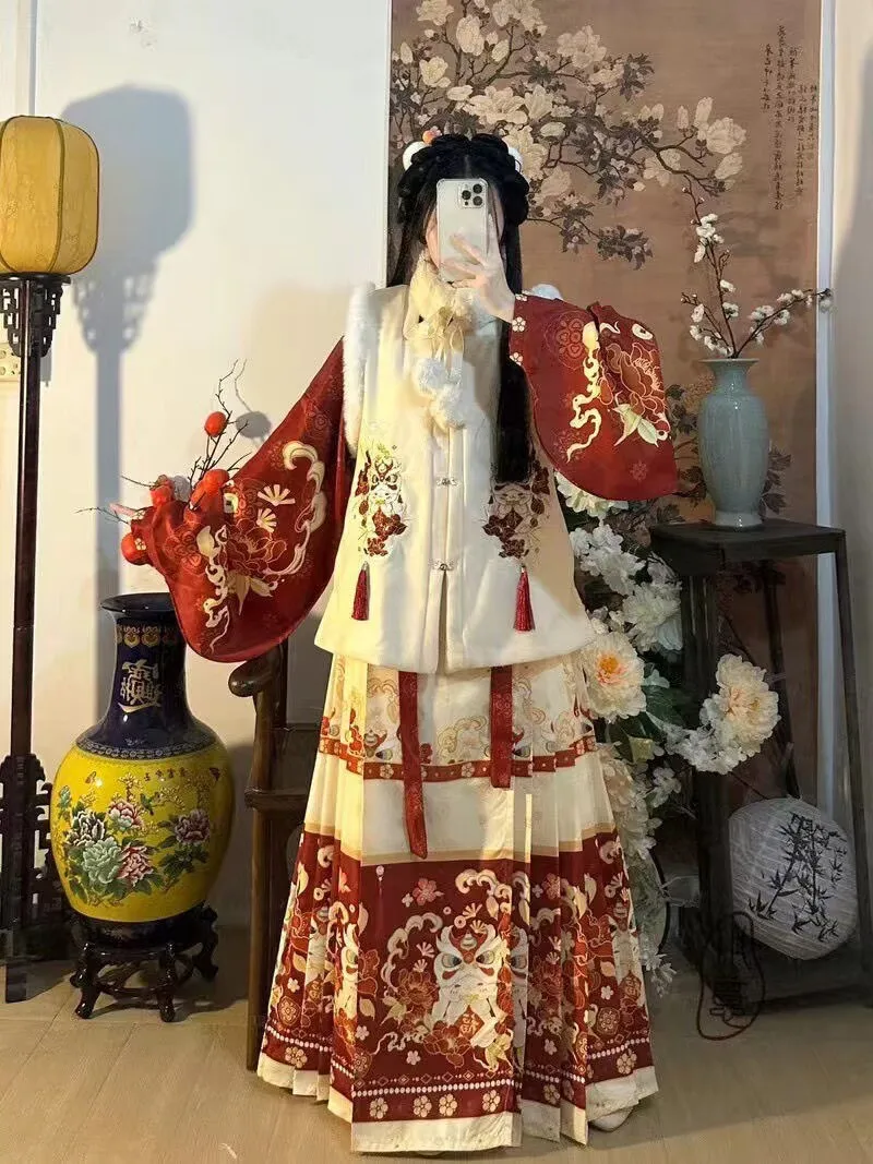 Зимний комплект из 3 предметов: куртка-ханьфу больших размеров (до 8XL) в винтажном стиле династии Мин, с хлопковой подкладкой, и юбка с вышивкой «Лошадиная голова» (до 6XL)
Зимний комплект из 3 предметов: куртка-ханьфу больших размеров (до 8XL) в винтажном стиле династии Мин, с хлопковой подкладкой, и юбка с вышивкой «Лошадиная голова» (до 6XL)