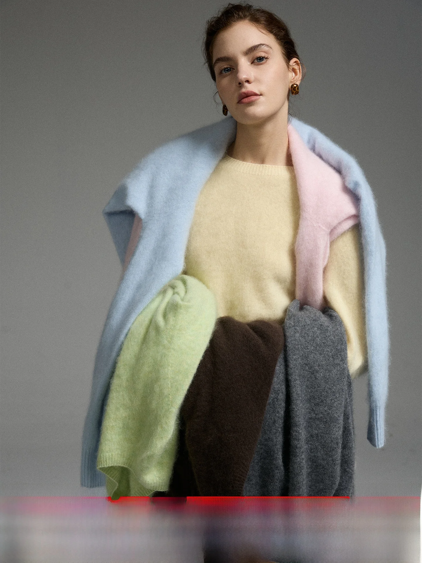 Женский вязаный свитер из смесовой шерсти цвета фуксии с круглым вырезом, универсальный, для повседневной носки, с длинными рукавами, теплый, с флисовой подкладкой
Женский вязаный свитер из смесовой шерсти цвета фуксии с круглым вырезом, универсальный, для повседневной носки, с длинными рукавами, теплый, с флисовой подкладкой