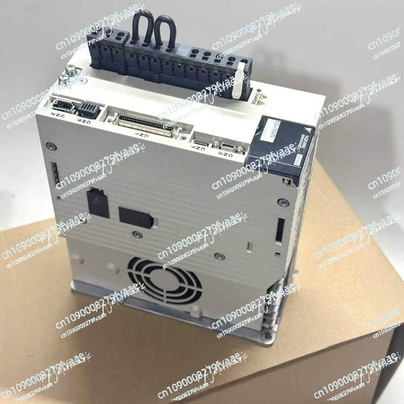 Драйвер SGDV-5R5A01A/11A SGDV-7R6A01A/11A
Драйвер SGDV-5R5A01A/11A SGDV-7R6A01A/11A