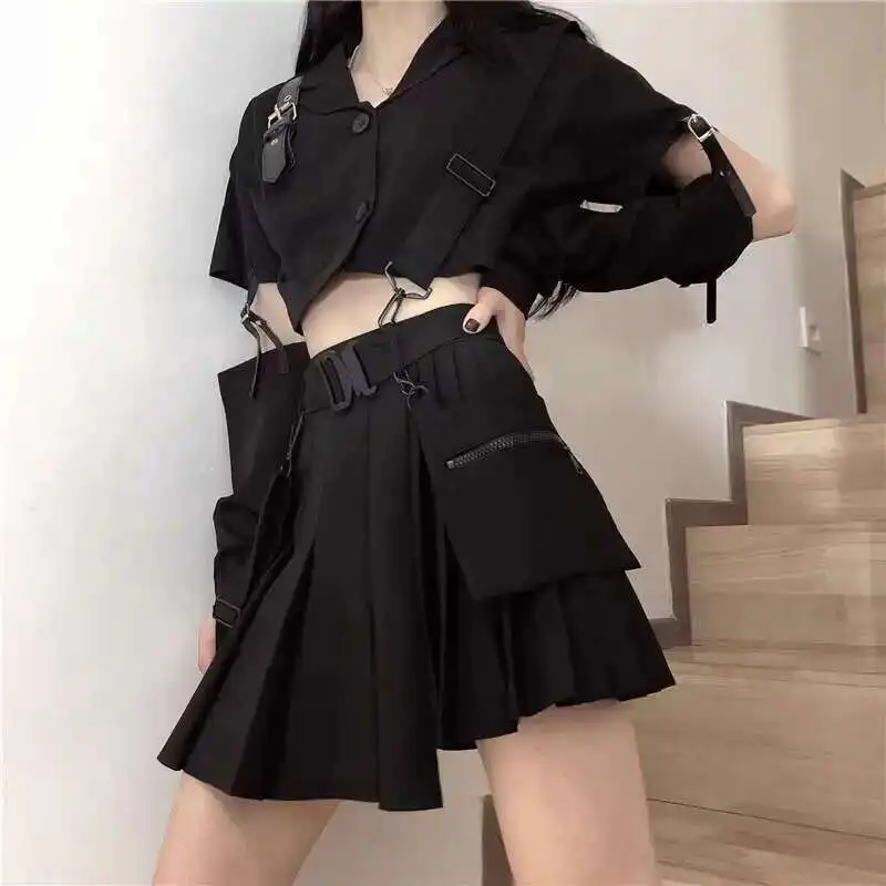 Dark Pleated Shoulder Strap Skirt Gothic Punk Skirts Niche Design, Pocket Skirt, Functional Style Plus Size Mini Skirt
Dark Pleated Shoulder Strap Skirt Gothic Punk Skirts Niche Design, Pocket Skirt, Functional Style Plus Size Mini Skirt