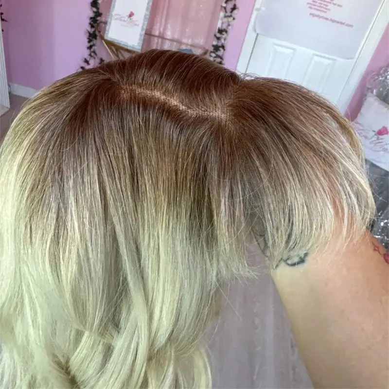 High Temperature Silk Ombre Cool Platinum Blonde Synthetic HD Lace Front Wig with Dark Roots Medium Long Wave Wig with Bangs
High Temperature Silk Ombre Cool Platinum Blonde Synthetic HD Lace Front Wig with Dark Roots Medium Long Wave Wig with Bangs