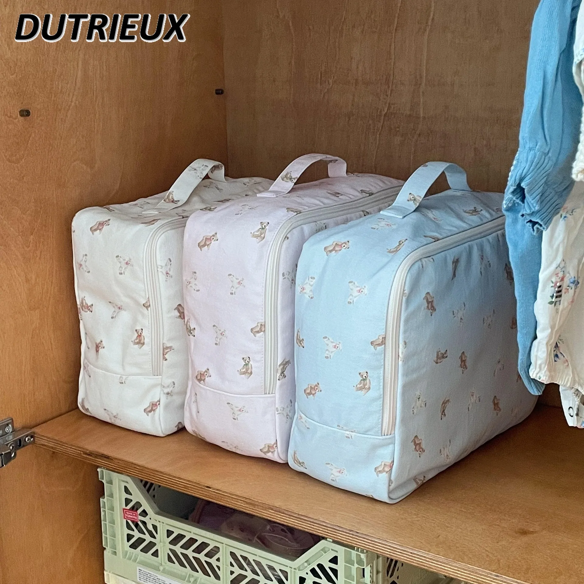 Korean Japanese Style Bear Printed Travel Bag Large Capacity Home Clothes Storage Bags Fashion Sweet and Cute Luggage Bag
Korean Japanese Style Bear Printed Travel Bag Large Capacity Home Clothes Storage Bags Fashion Sweet and Cute Luggage Bag