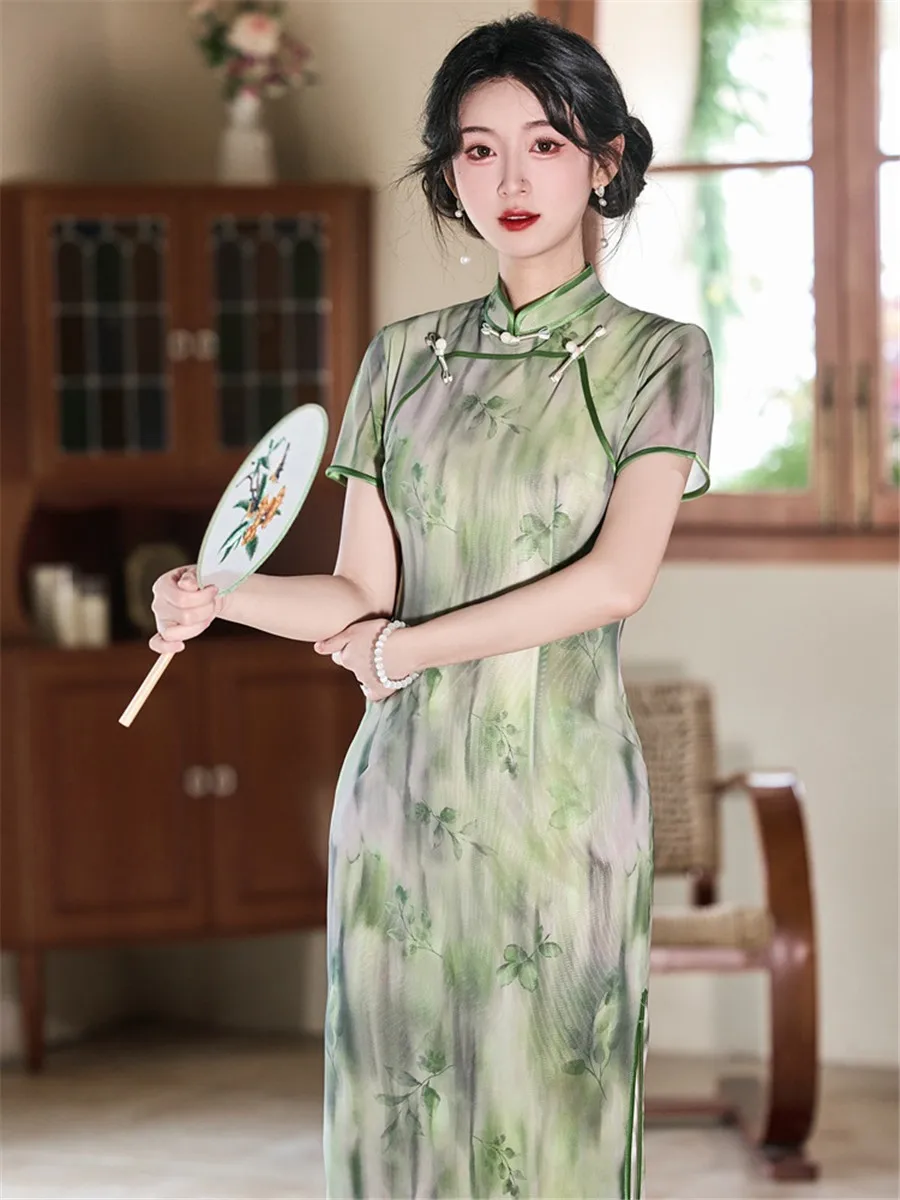 Chinese Style Vintage Mandarin Collar Qipao Women's Elegant Short Sleeve Long Cheongsam
Chinese Style Vintage Mandarin Collar Qipao Women's Elegant Short Sleeve Long Cheongsam