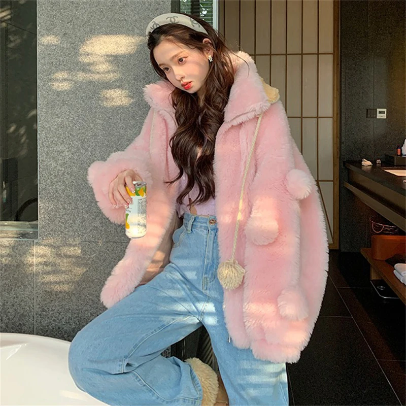 Warm Luxury Women's Fur Coat Hooded Design Wool Fur Outdoor Cold Protection Coat Solid Color Simple Plush Jacket
Warm Luxury Women's Fur Coat Hooded Design Wool Fur Outdoor Cold Protection Coat Solid Color Simple Plush Jacket