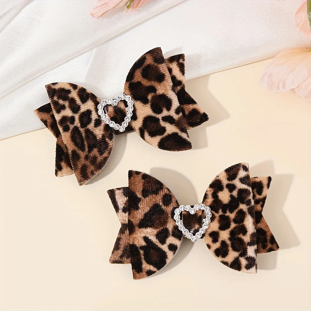 Ladies Cute Leopard Print Bow Hairpin 1 Pack - Glitter Leopard Print (/Tan) Mini Handmade Hairpin, Animal Themed Hair Accessories, Suitable for Braided Hair, Ponytails, Parties, Year-round Wear, Gifts
Ladies Cute Leopard Print Bow Hairpin 1 Pack - Glitter Leopard Print (/Tan) Mini Handmade Hairpin, Animal Themed Hair Accessories, Suitable for Braided Hair, Ponytails, Parties, Year-round Wear, Gifts