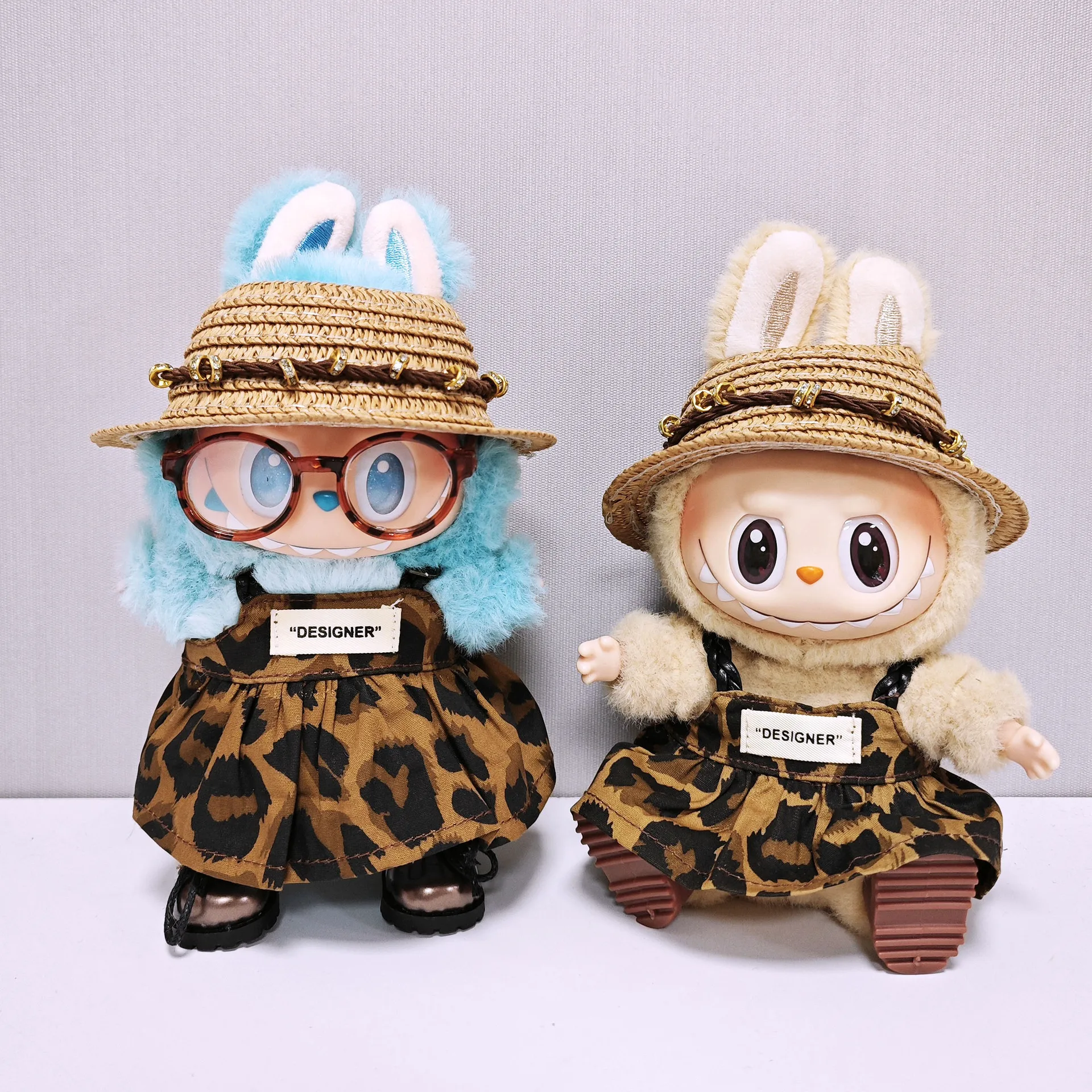 15/17cm LABUBU Gen I/II Doll Plush Doll Clothing Accessories: Leopard Print Suspender Skirt & Pants Set - Sitting Party Series
15/17cm LABUBU Gen I/II Doll Plush Doll Clothing Accessories: Leopard Print Suspender Skirt & Pants Set - Sitting Party Series