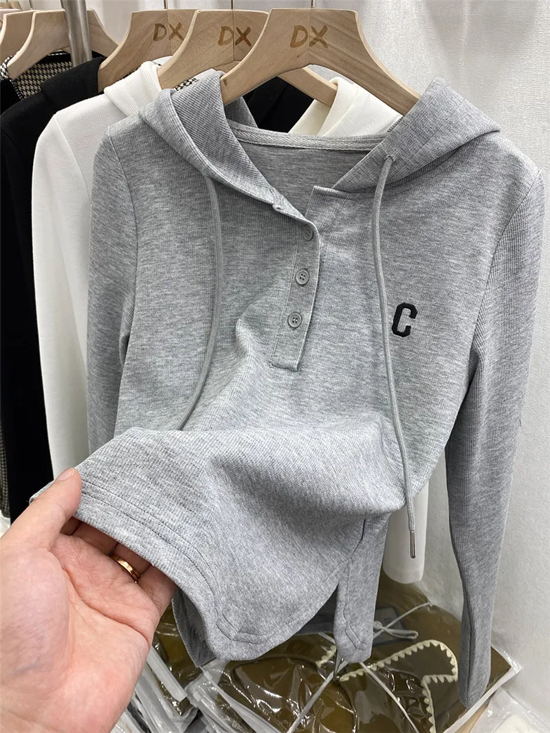 Женская толстовка с длинным рукавом и вышивкой, повседневная, весна-осень, новая модная футболка-топ из смесового полиэстера и хлопка
Женская толстовка с длинным рукавом и вышивкой, повседневная, весна-осень, новая модная футболка-топ из смесового полиэстера и хлопка