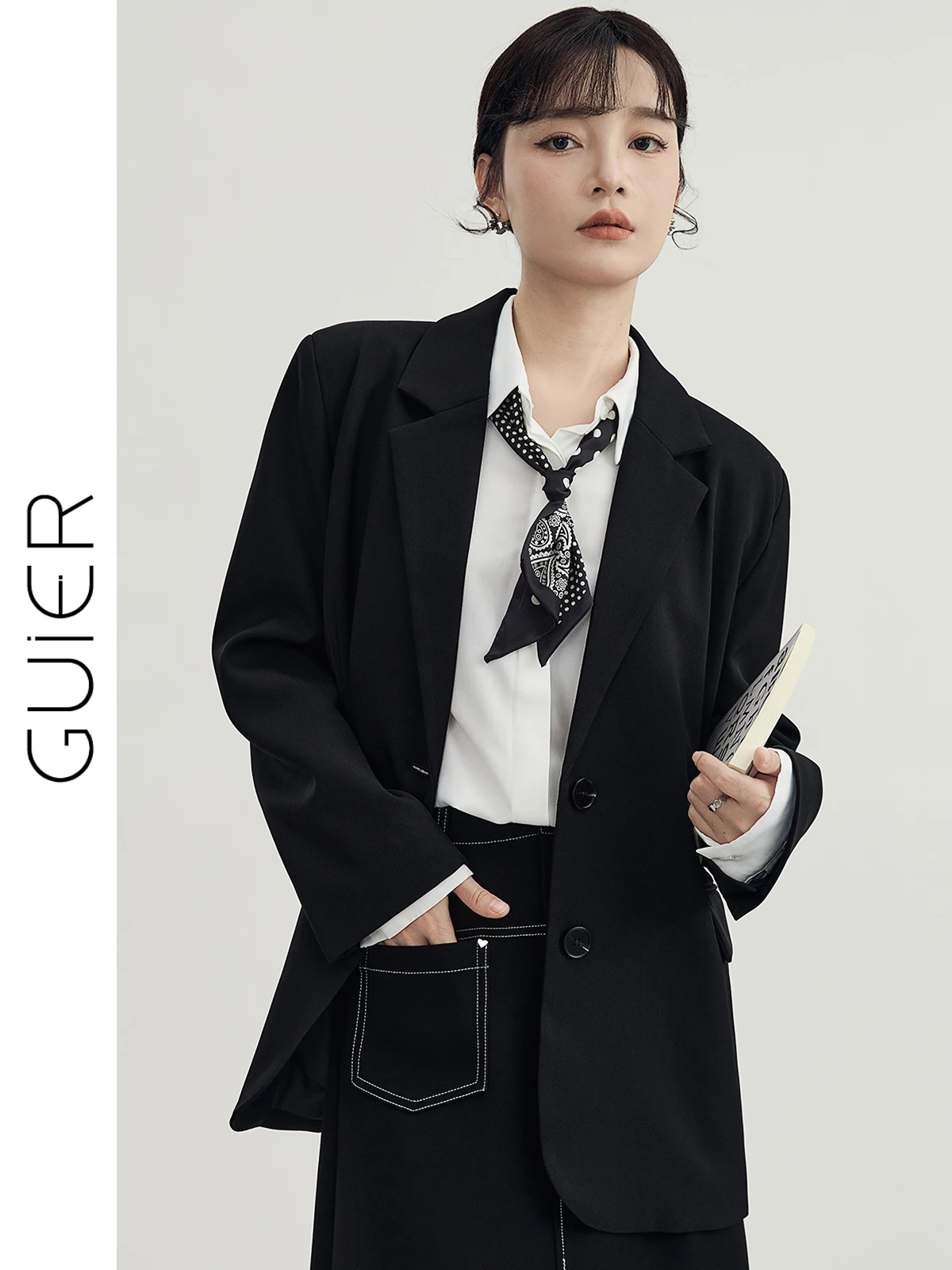 Женский пиджак свободного кроя Bla, весна 2025, новинка, стройнящая верхняя одежда с длинным рукавом, классический воротник, застежка на одну пуговицу
Женский пиджак свободного кроя Bla, весна 2025, новинка, стройнящая верхняя одежда с длинным рукавом, классический воротник, застежка на одну пуговицу