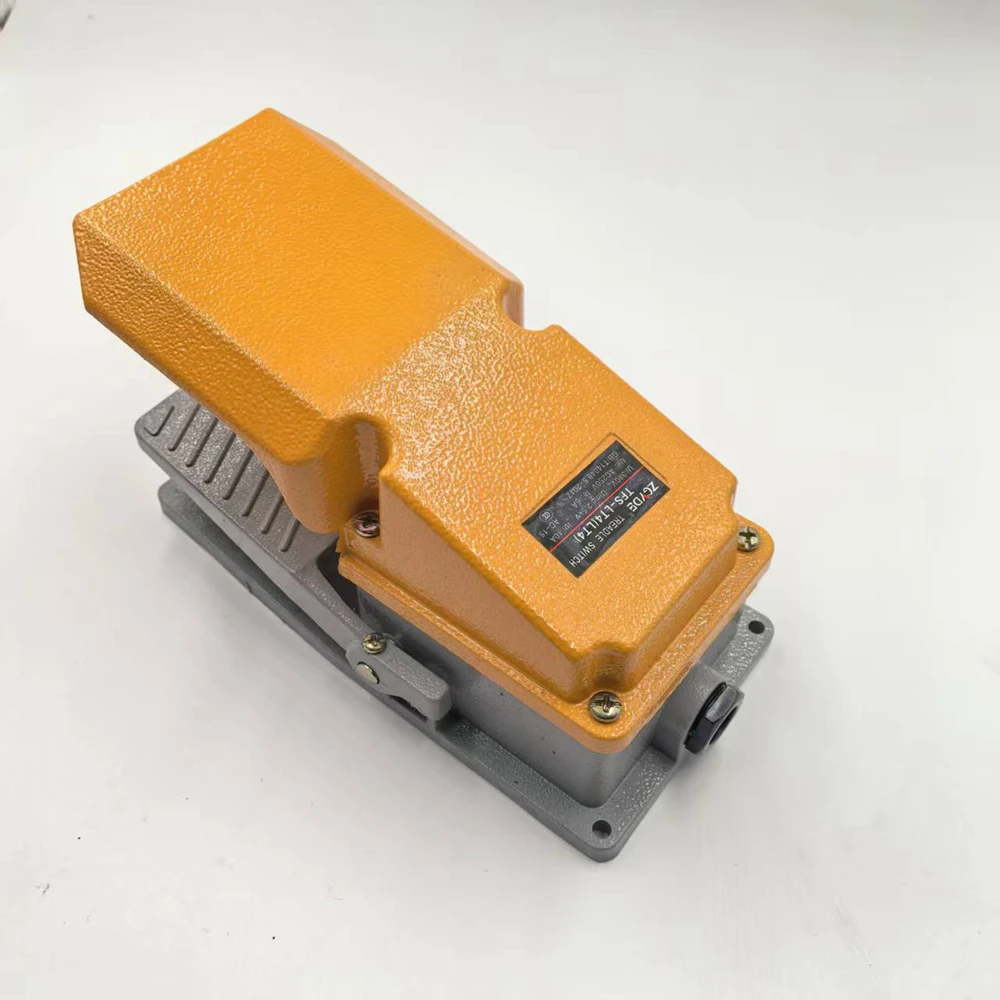 LT4 Foot Switch Pedal Switch 5A 15A AC 230V 380v Material Aluminum
LT4 Foot Switch Pedal Switch 5A 15A AC 230V 380v Material Aluminum