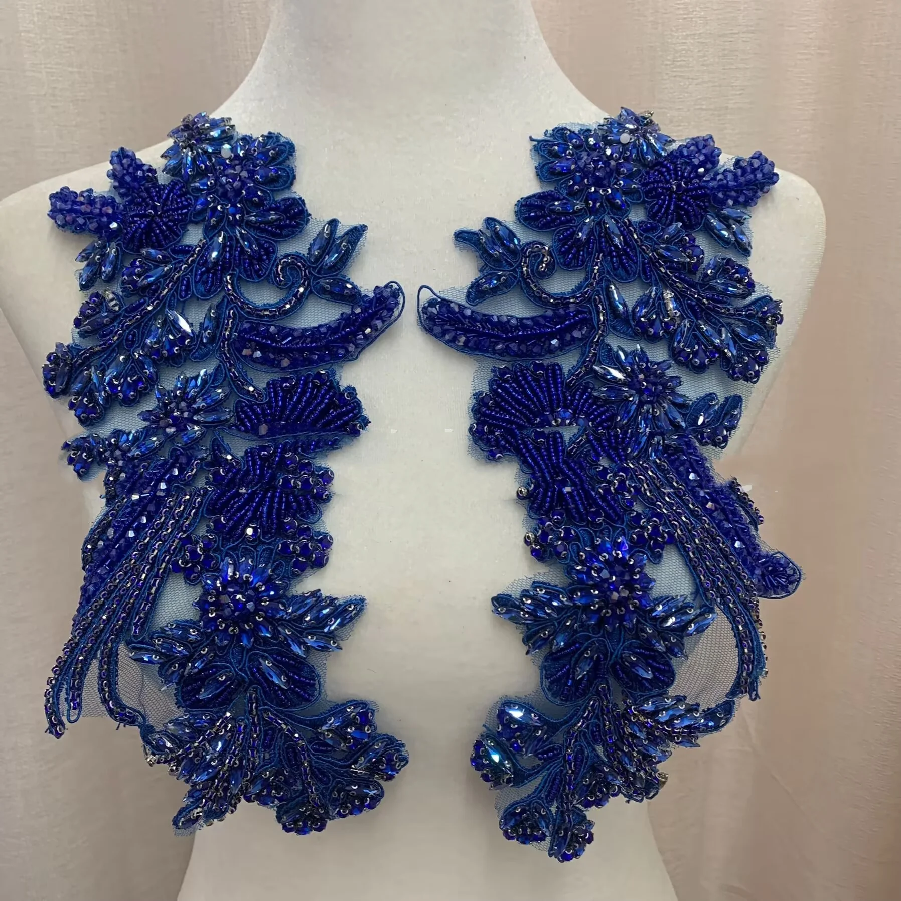 Heavy-duty Embroidered Beaded Crystal Rhinestones Appliqued Formal DIY Clothing Accessories Evening Dress Fabric Material 
Heavy-duty Embroidered Beaded Crystal Rhinestones Appliqued Formal DIY Clothing Accessories Evening Dress Fabric Material