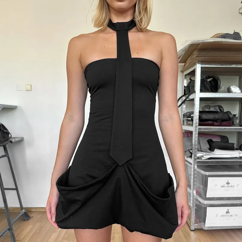 Style New Close fitting and Sexy Waist Wrapped Chest Fish Pattern Skirt Bottom Dress Hanging Neck
Style New Close fitting and Sexy Waist Wrapped Chest Fish Pattern Skirt Bottom Dress Hanging Neck