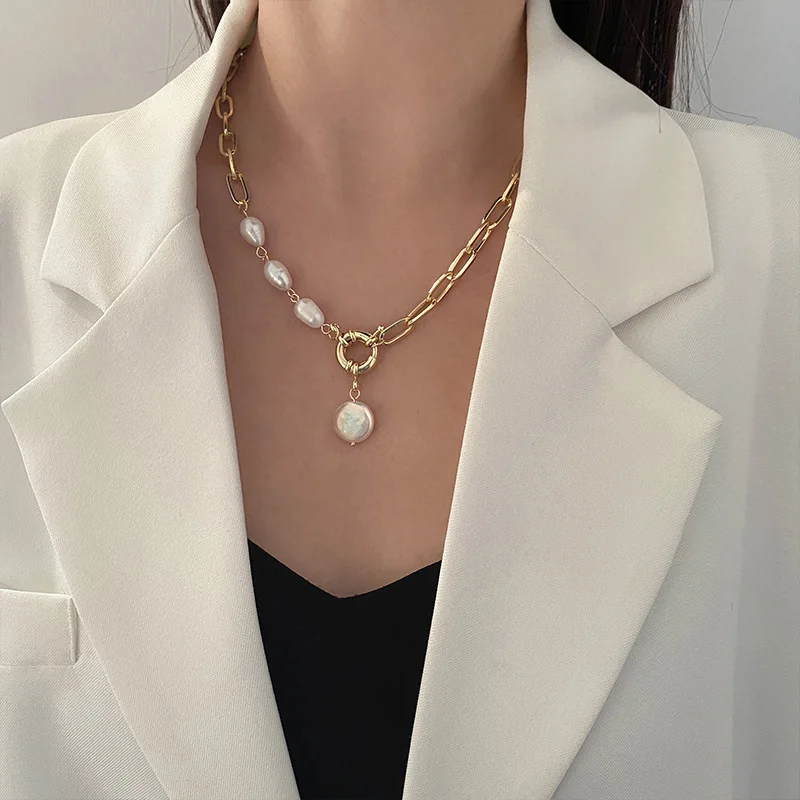 Vintage Baroque Pearl Pendant Metal Necklace Female Trendy Luxury Design Sweater Chain Accessories
Vintage Baroque Pearl Pendant Metal Necklace Female Trendy Luxury Design Sweater Chain Accessories