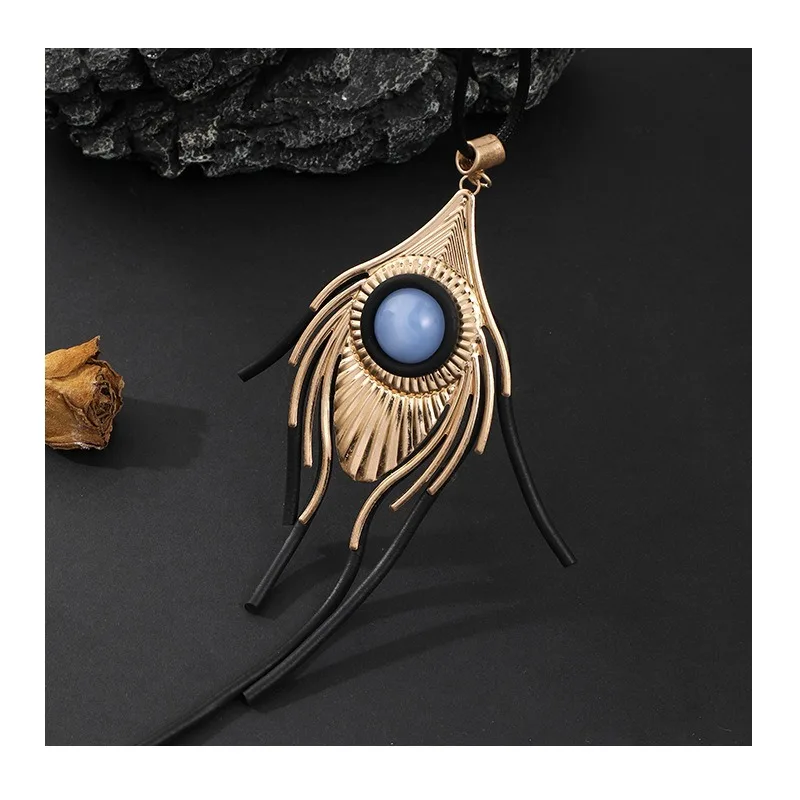Exclusive for Women's Retro Long Necklace Feather Metal Fashion Sense Niche Sweater Chain
Exclusive for Women's Retro Long Necklace Feather Metal Fashion Sense Niche Sweater Chain