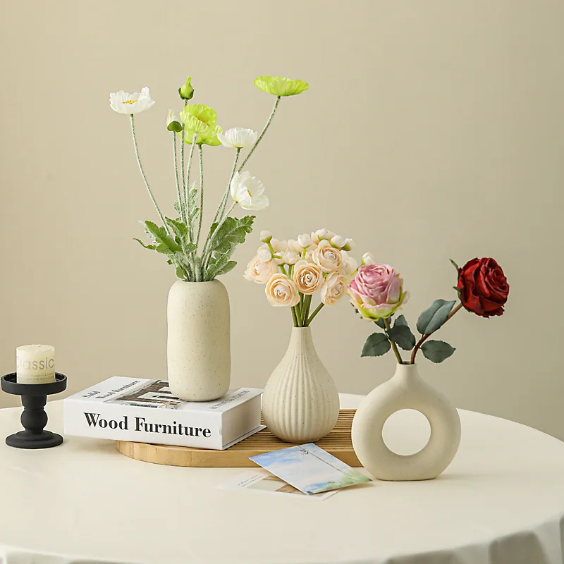 Ceramic Vase Artificial Flower Ornaments-Silk Flower Material Used for Home Wedding Room Living Room Dining Table Decoration
Ceramic Vase Artificial Flower Ornaments-Silk Flower Material Used for Home Wedding Room Living Room Dining Table Decoration