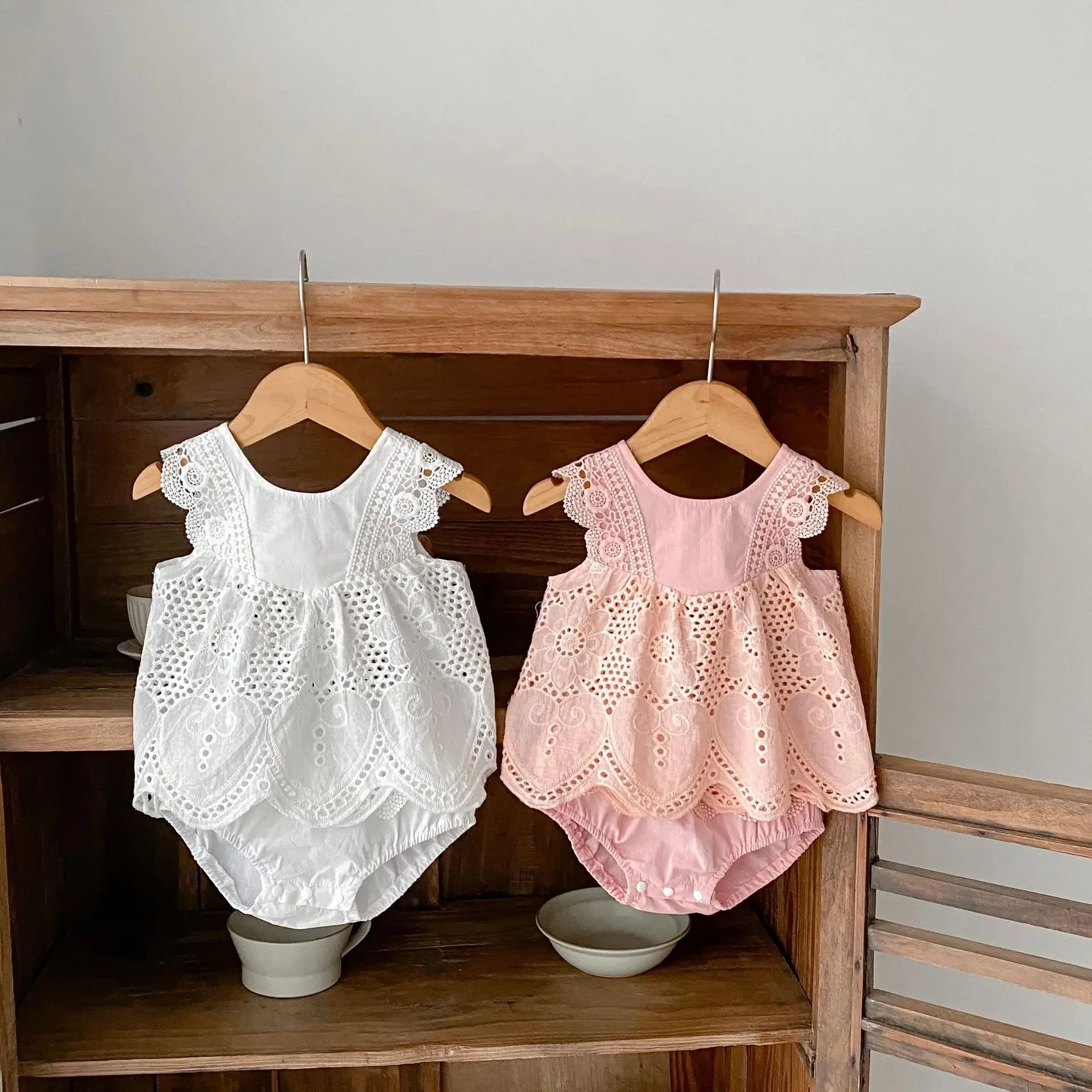 Summer 2025 Baby Girls Comfortable Sweet 2 Piece Set Round - Neck Sleeveless Lace - Spliced Top & Solid - Color-Bikini Panties
Summer 2025 Baby Girls Comfortable Sweet 2 Piece Set Round - Neck Sleeveless Lace - Spliced Top & Solid - Color-Bikini Panties