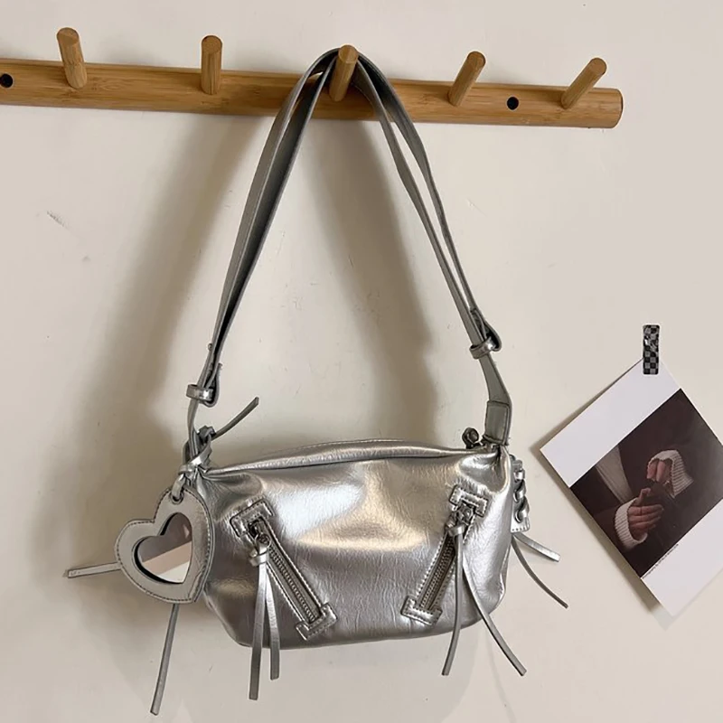Richme Y2K Punk Women Shoulder Bags Luxury Moto Style Zipper Crossbody Bolso Mujer New Silver Heart Mirror Designer Bag Female
Richme Y2K Punk Women Shoulder Bags Luxury Moto Style Zipper Crossbody Bolso Mujer New Silver Heart Mirror Designer Bag Female