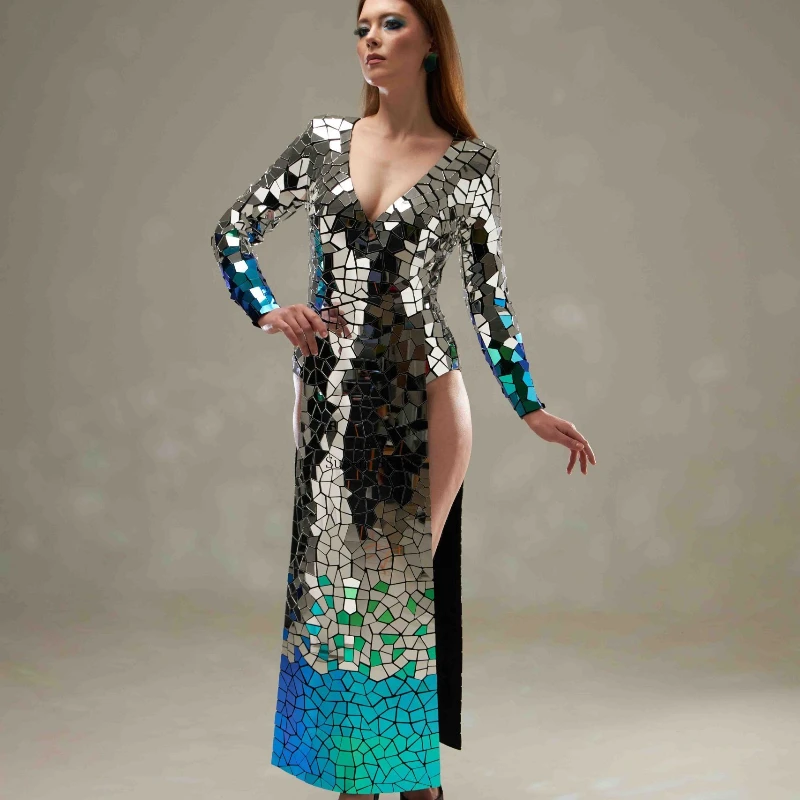Silver and Scarab Mirror Slit Women Dress Long Evening Two-Tone Sequin Gown Festival Stage Performance Costume
Silver and Scarab Mirror Slit Women Dress Long Evening Two-Tone Sequin Gown Festival Stage Performance Costume
