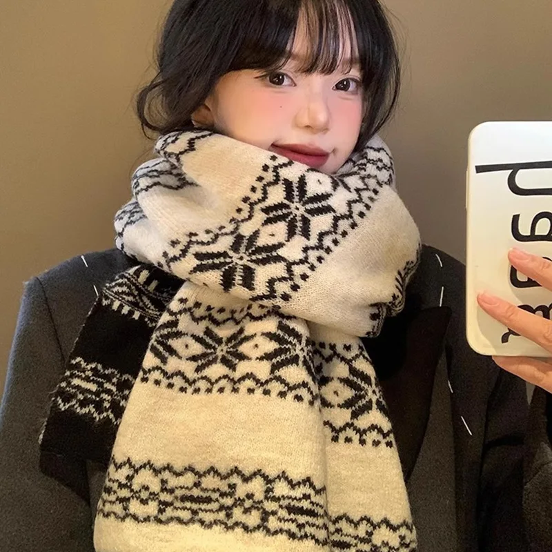 Women's Warm Scarf Sweet Style Thick Warm Christmas Scarf Shawl Korean Style Atmosphere Autumn Winter Scarf Fashion White Scarf
Women's Warm Scarf Sweet Style Thick Warm Christmas Scarf Shawl Korean Style Atmosphere Autumn Winter Scarf Fashion White Scarf