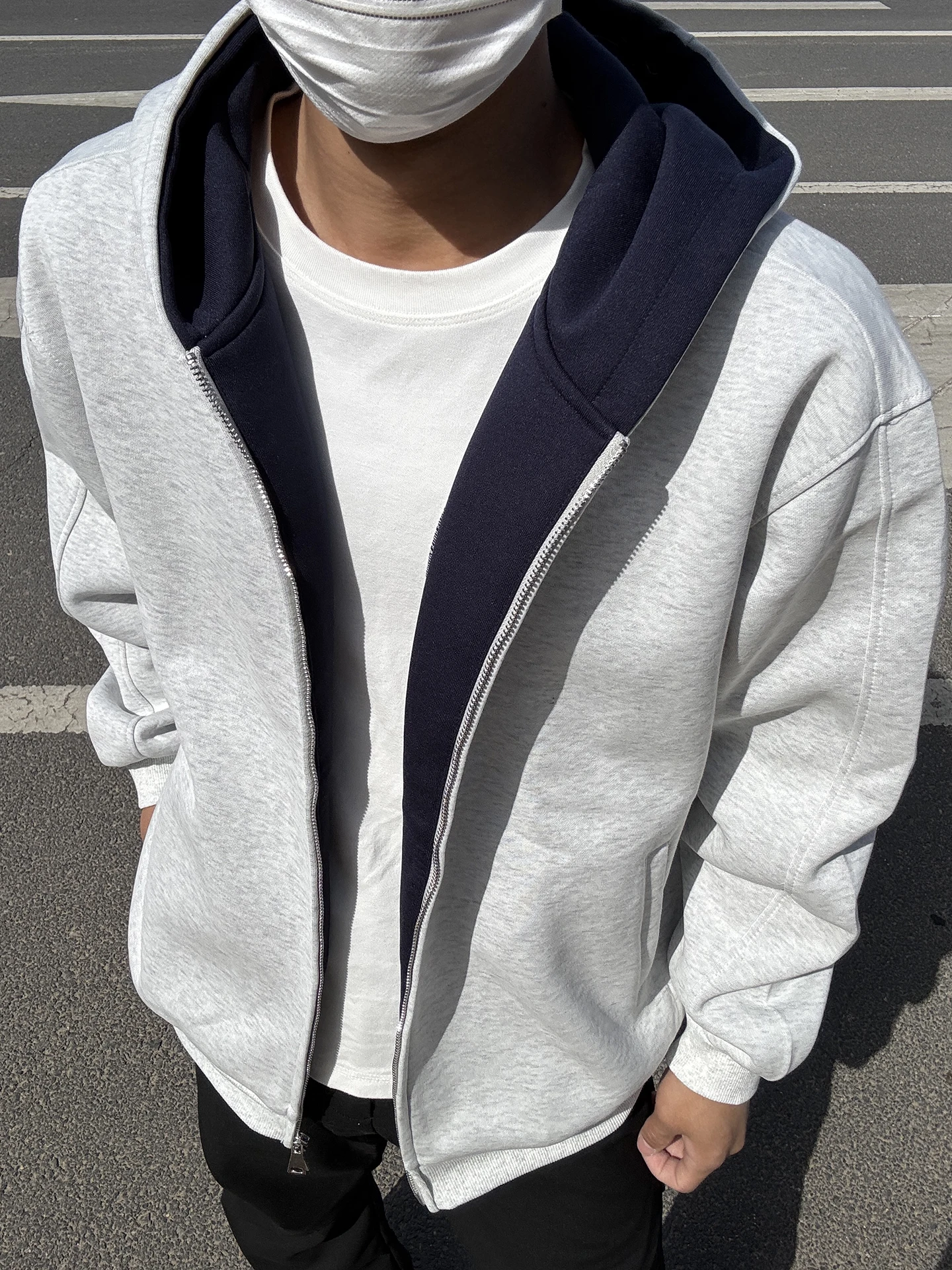 Light ey Color Blo Hoodie Cardigan Men's Casual Sle Autumn Winter Heavyweight Breathable Zipper Closure Sweatirt
Light ey Color Blo Hoodie Cardigan Men's Casual Sle Autumn Winter Heavyweight Breathable Zipper Closure Sweatirt