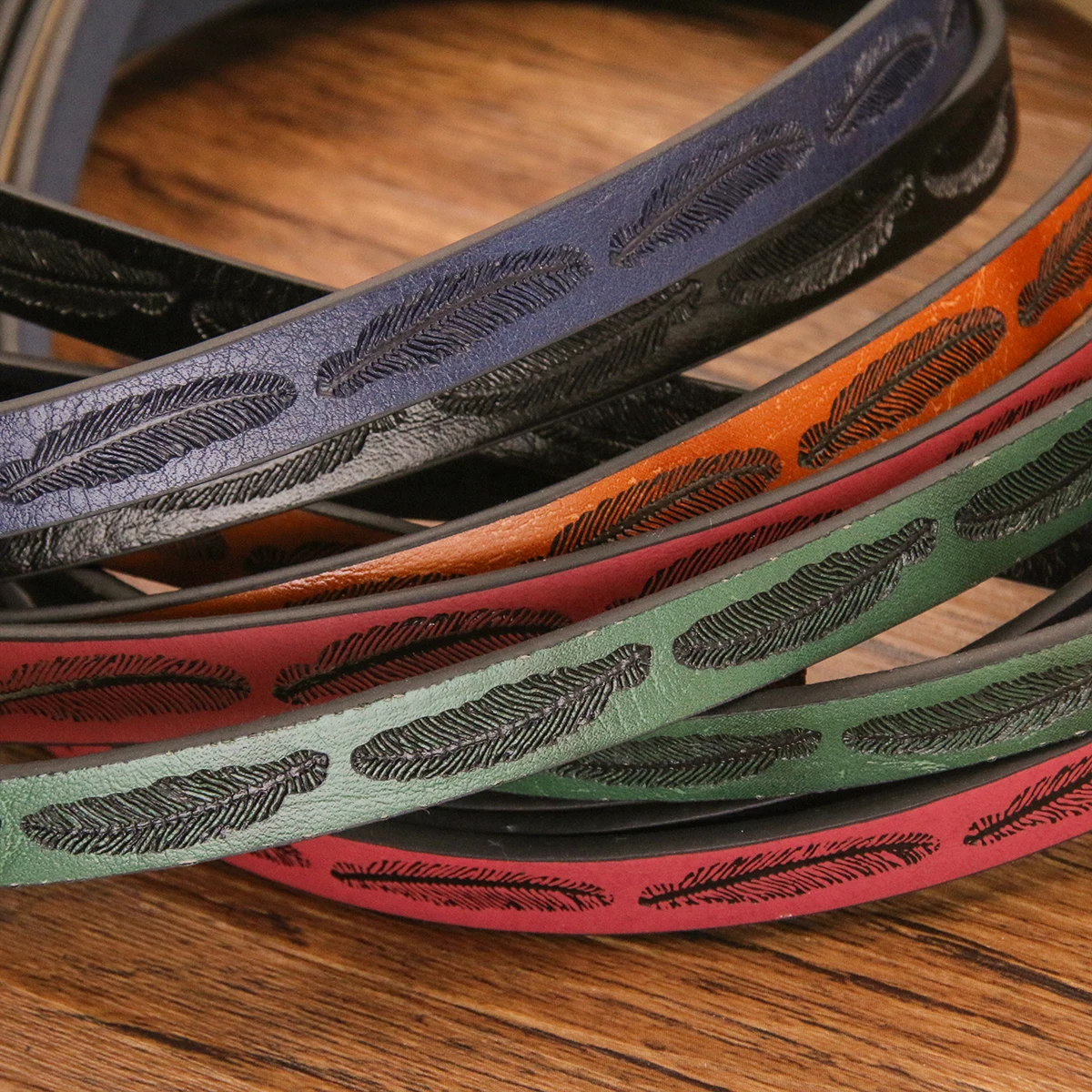 1Pcs 120 x 1cm 5 Color Printing Feather PU Leather Cord Rope Diy Jewelry Findings Accessories Making Material For Bracelet
1Pcs 120 x 1cm 5 Color Printing Feather PU Leather Cord Rope Diy Jewelry Findings Accessories Making Material For Bracelet