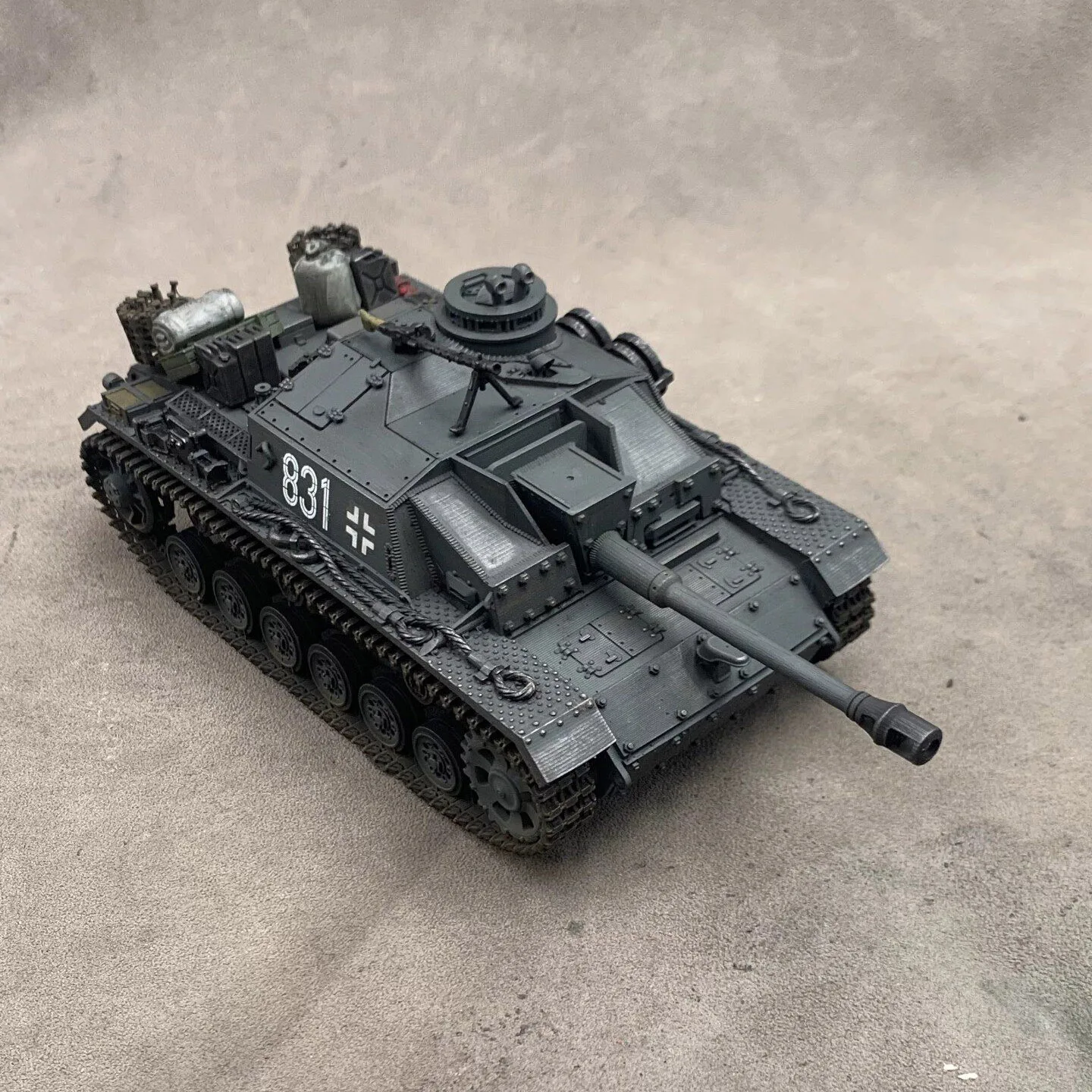 1/35 German Panzer III (StuG III,Sd.Kfz.142), SLA printing hand-colored finished model decorative ornament
1/35 German Panzer III (StuG III,Sd.Kfz.142), SLA printing hand-colored finished model decorative ornament