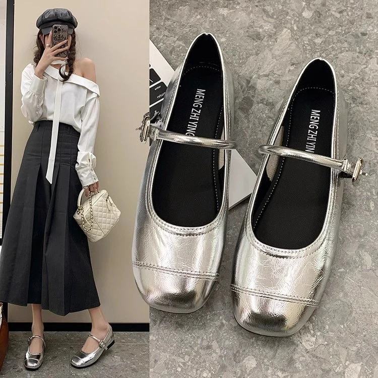 Sweet round Toe Flat Bottom Women's Single Shoes Spring 2026 New Style Soft Bottom Slip-On Bean Bean Shoes Casual Fashion
Sweet round Toe Flat Bottom Women's Single Shoes Spring 2026 New Style Soft Bottom Slip-On Bean Bean Shoes Casual Fashion