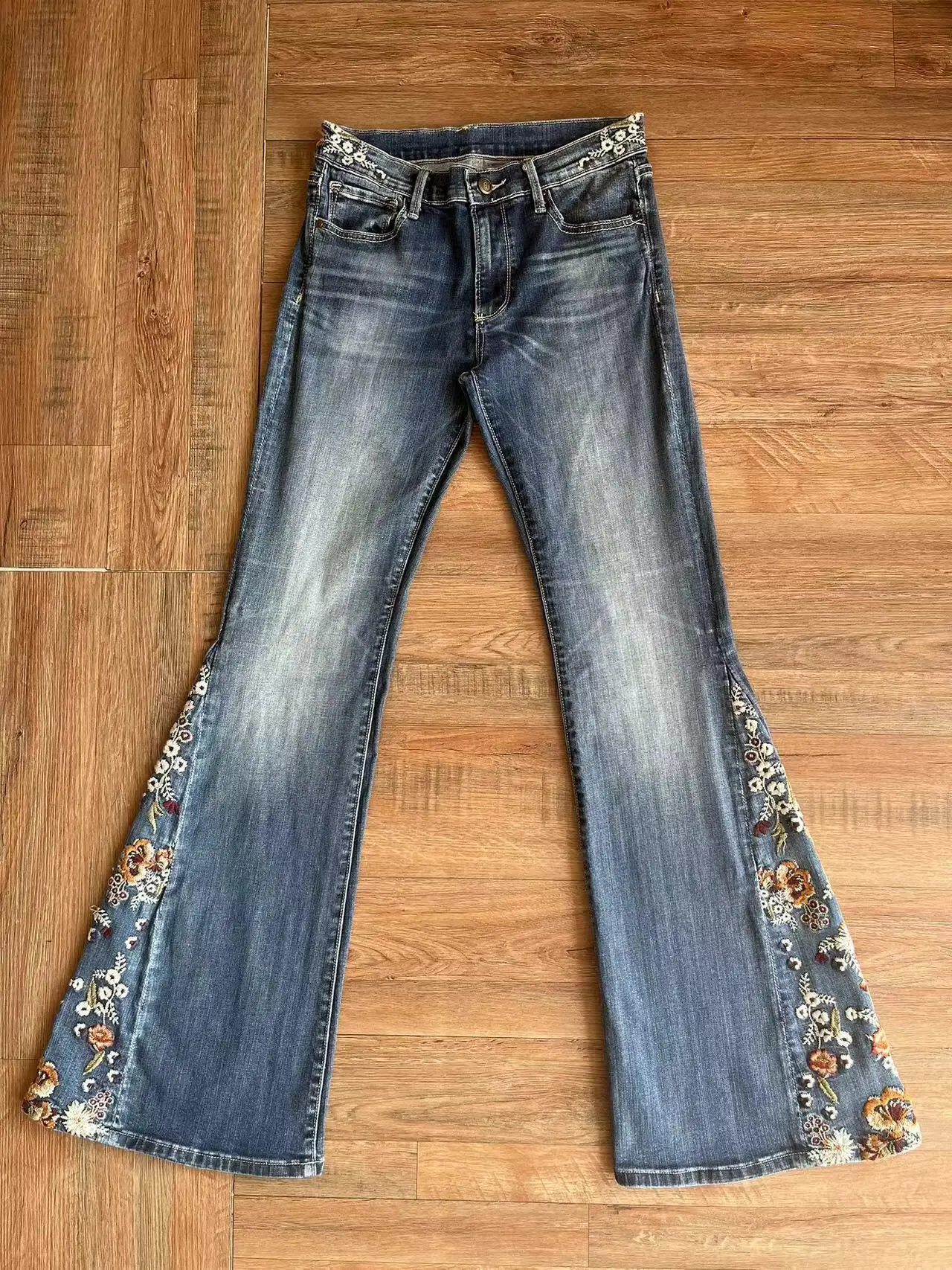 Женские винтажные джинсы с цветочной вышивкой, в стиле Y2K, американский ретро-стиль, уличная мода, повседневные брюки-клеш в стиле Харадзюку, облегающие брюки
Женские винтажные джинсы с цветочной вышивкой, в стиле Y2K, американский ретро-стиль, уличная мода, повседневные брюки-клеш в стиле Харадзюку, облегающие брюки