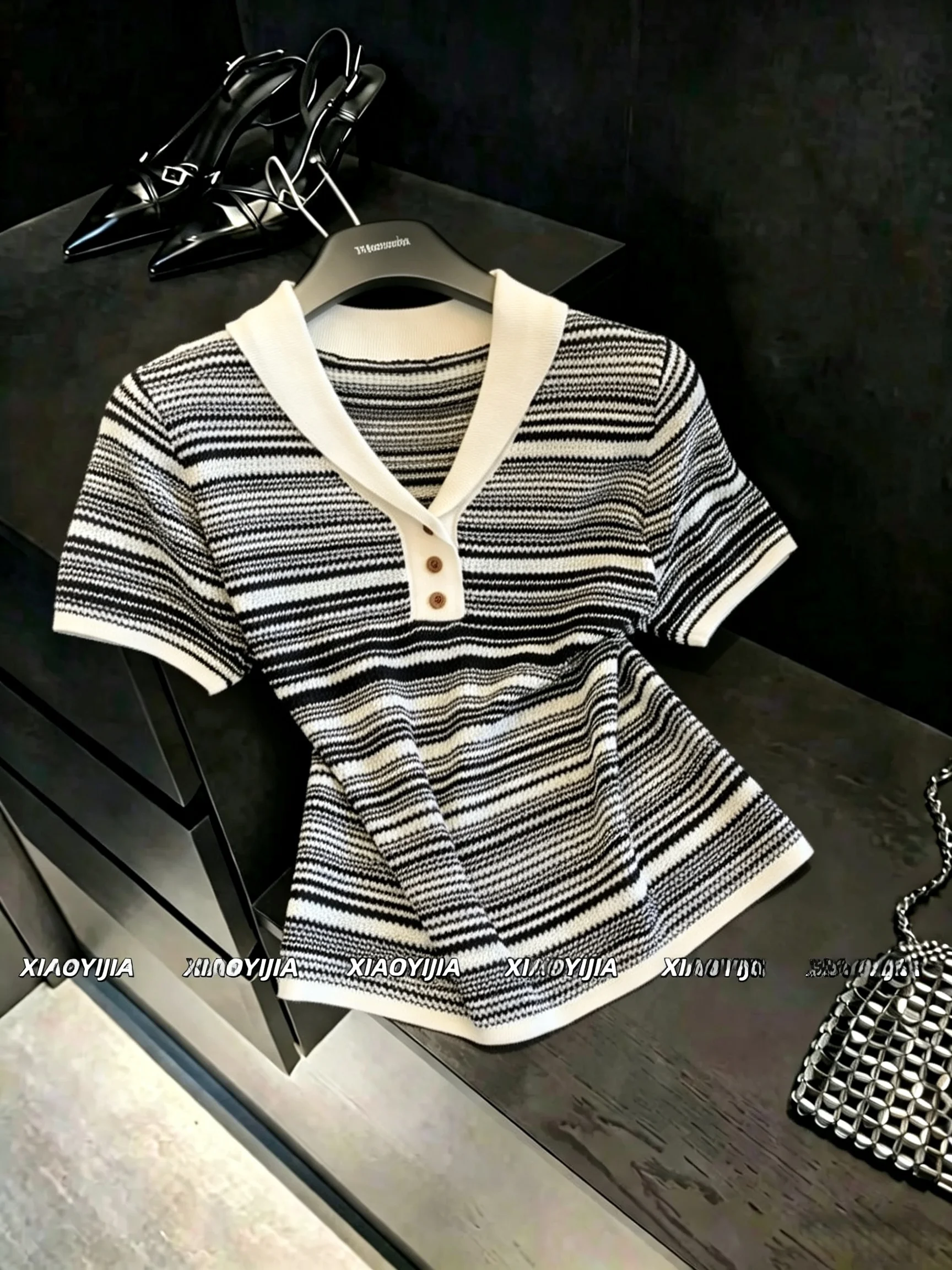 High-End Women's Knitted Short Sleeve Striped Loose Fit Collared Top Korean Style Summer Versatile Casual Wear
High-End Women's Knitted Short Sleeve Striped Loose Fit Collared Top Korean Style Summer Versatile Casual Wear