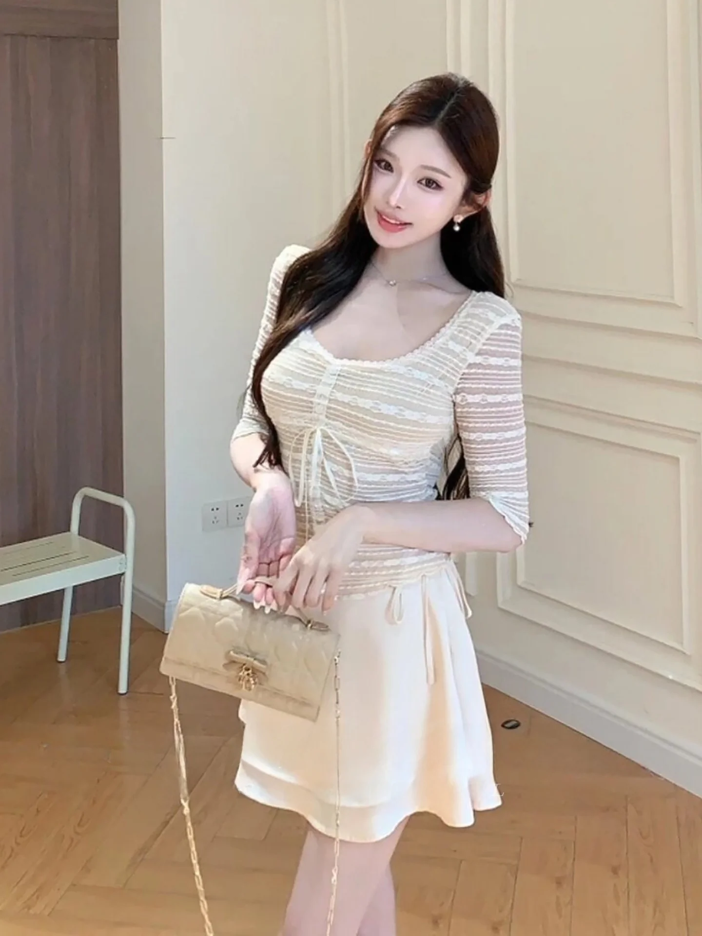 Pure Desire Style Women's Lace Top And Short Skirt Set with Belt U-Neck Mid-Sleeve High Waist Summer Fashion Two-Piece Suit
Pure Desire Style Women's Lace Top And Short Skirt Set with Belt U-Neck Mid-Sleeve High Waist Summer Fashion Two-Piece Suit