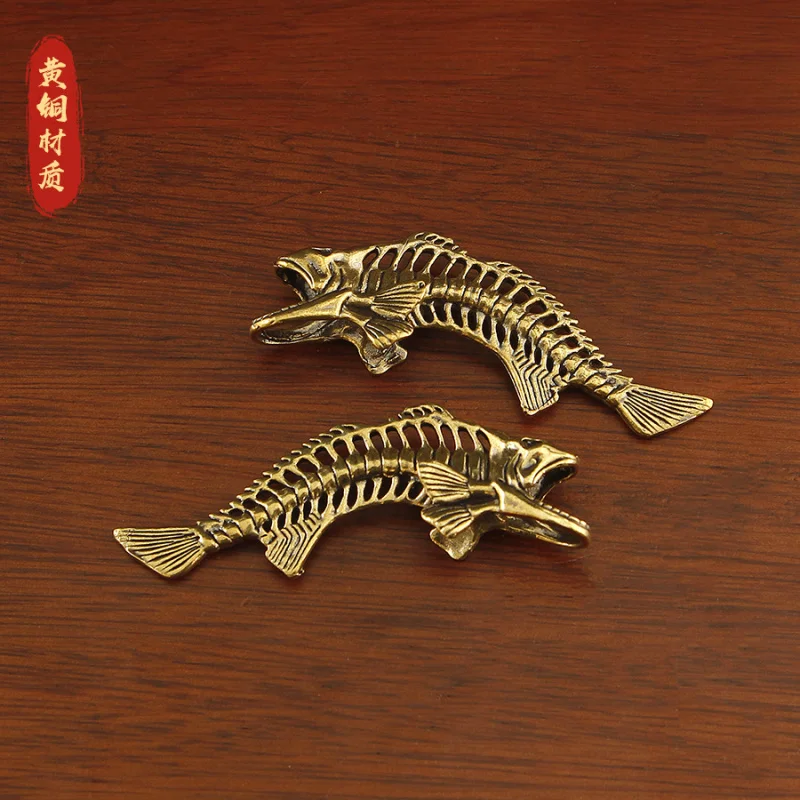 Vintage Pure Brass Amazon Fishbone Keychain European and American Style Personalized Pendant Bone Ornament Creative Copperware
Vintage Pure Brass Amazon Fishbone Keychain European and American Style Personalized Pendant Bone Ornament Creative Copperware