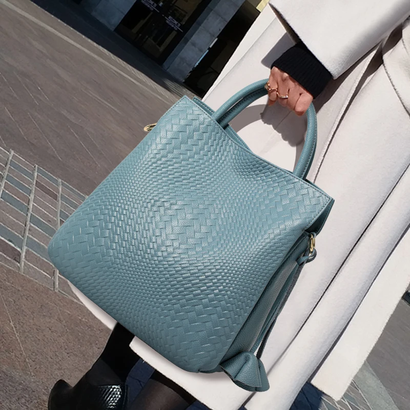 Genuine Leather Women's Handbag, Large Capacity, Stylish and Minimalist, New 2026 Design, Woven Texture Women's Bag, Cowhide Crossbody Bag
Genuine Leather Women's Handbag, Large Capacity, Stylish and Minimalist, New 2026 Design, Woven Texture Women's Bag, Cowhide Crossbody Bag
