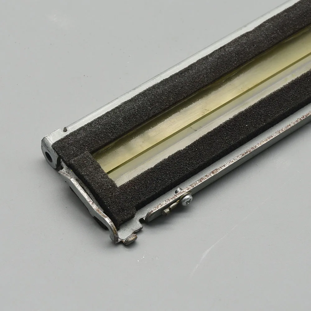 1PC Transfer Belt Cleaning Blade for Samsung CLP-310 CLP-315 CLP-320 CLP-325 CLX-3175 CLX-3170 CLX-3180 3185 CLP 310 315
1PC Transfer Belt Cleaning Blade for Samsung CLP-310 CLP-315 CLP-320 CLP-325 CLX-3175 CLX-3170 CLX-3180 3185 CLP 310 315