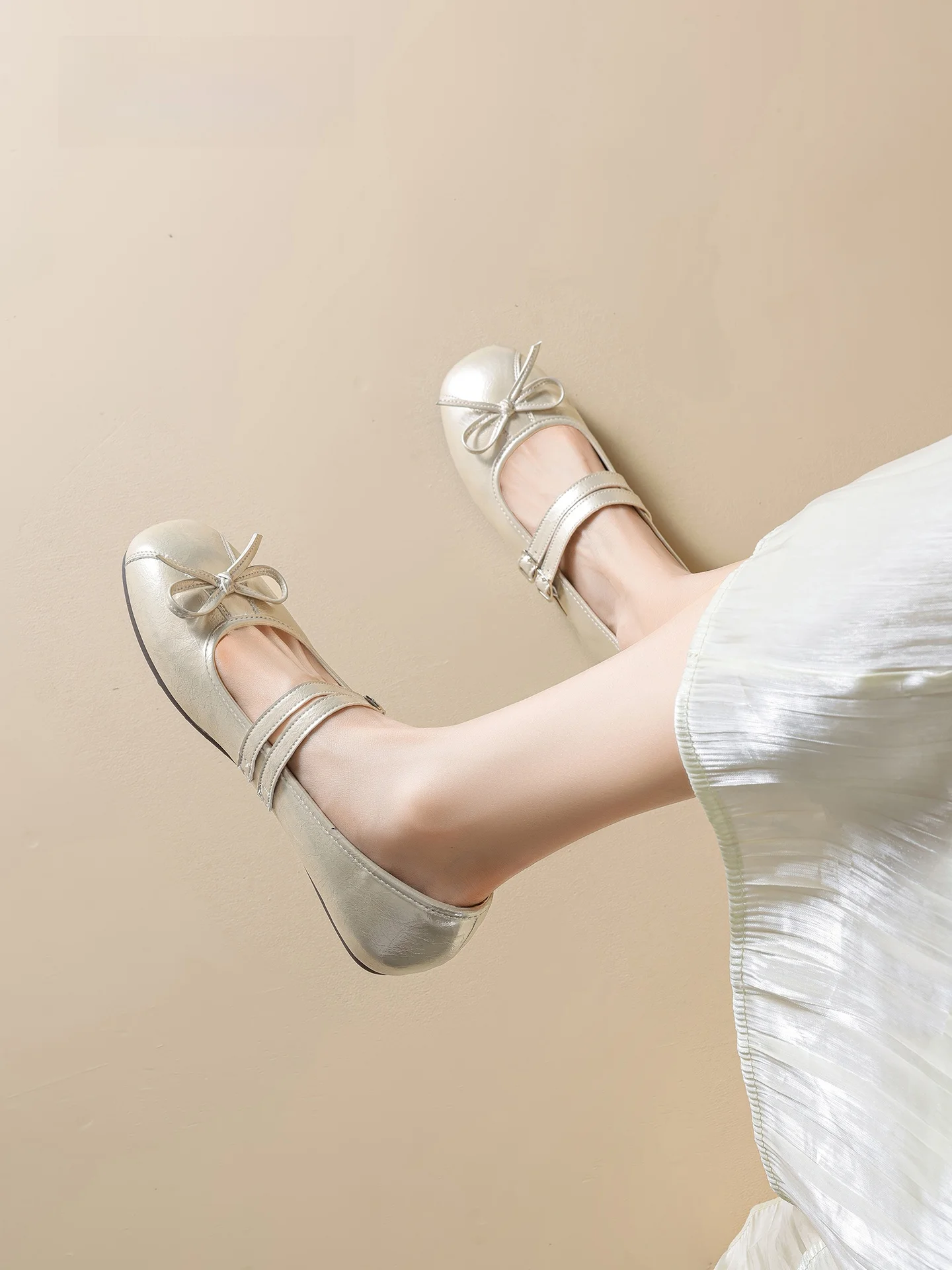 Agsdon Mary Jane Women's Shoes Summer 2026 Ballet Flat Soft Bottom Beautiful Slip-On Sandals Fashionable round Toe Rubber Sole
Agsdon Mary Jane Women's Shoes Summer 2026 Ballet Flat Soft Bottom Beautiful Slip-On Sandals Fashionable round Toe Rubber Sole