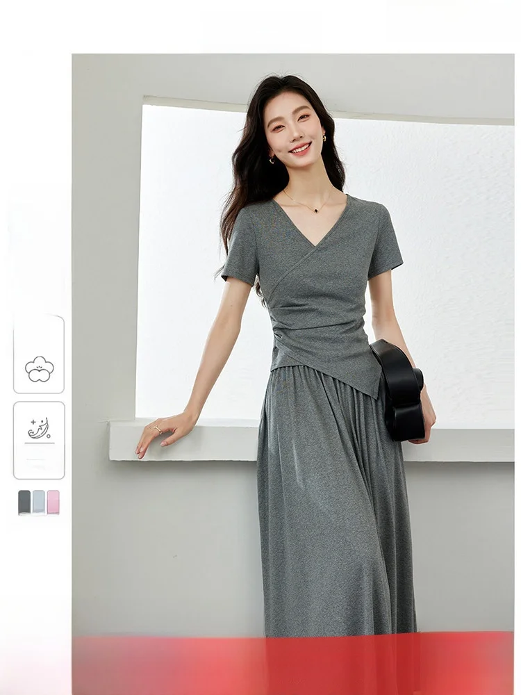 Fashionable Floral Grey Short Sleeve T-Shirt Set Women's Summer Outfit Elegant Dress Two-Piece Set Slimming Effect
Fashionable Floral Grey Short Sleeve T-Shirt Set Women's Summer Outfit Elegant Dress Two-Piece Set Slimming Effect