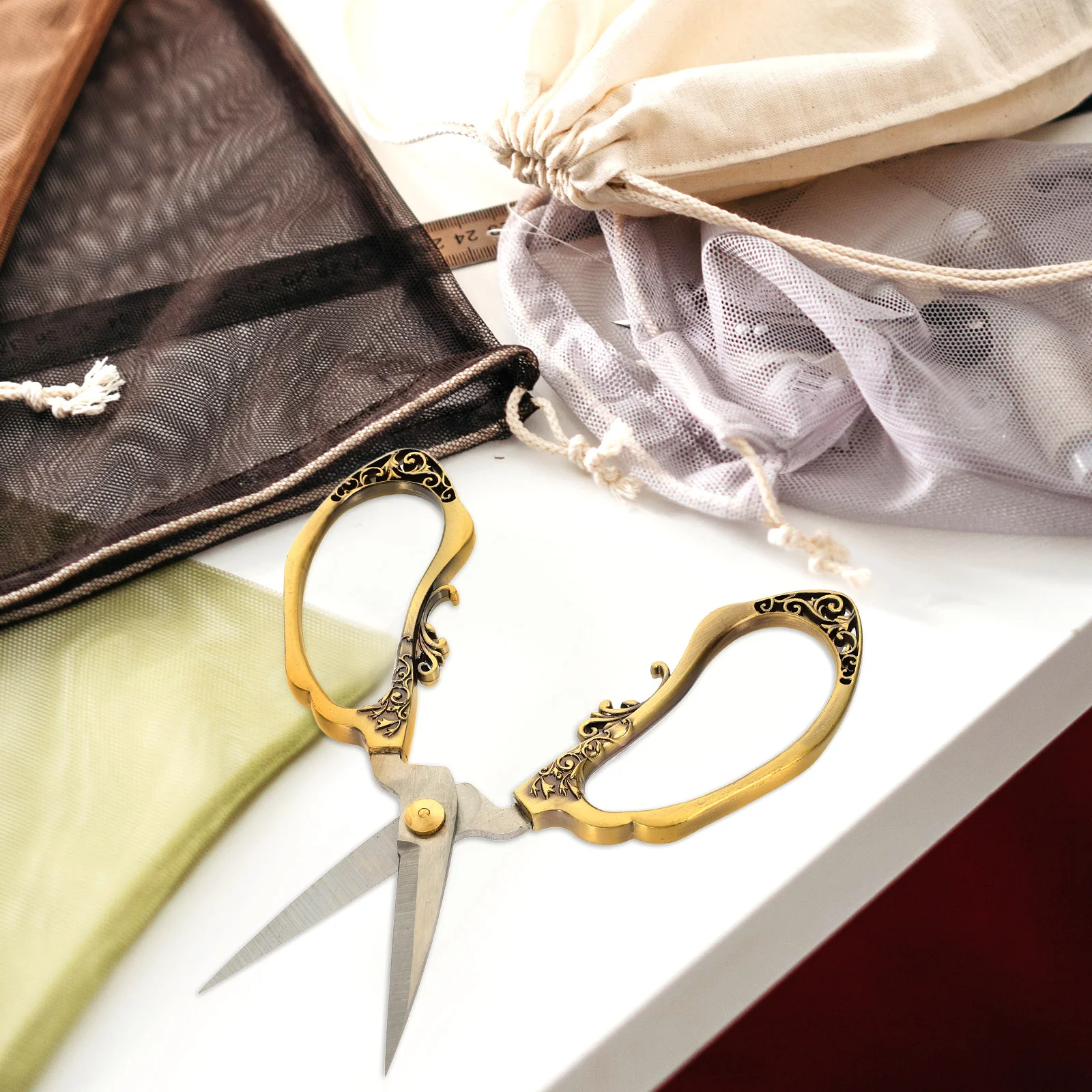 Embroidery Scissor Stainless Steel Mini Scissors For Sewing Craft Cutting Small Sharp Precision Shears Scrapbooking Handicraft
Embroidery Scissor Stainless Steel Mini Scissors For Sewing Craft Cutting Small Sharp Precision Shears Scrapbooking Handicraft