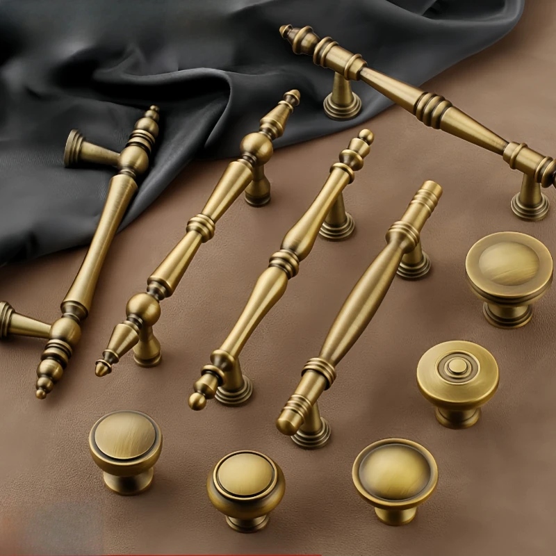 French-style antique bronze brass pull handle for high-end drawer cabinet cupboard wardrobe door single-hole furniture hardware
French-style antique bronze brass pull handle for high-end drawer cabinet cupboard wardrobe door single-hole furniture hardware