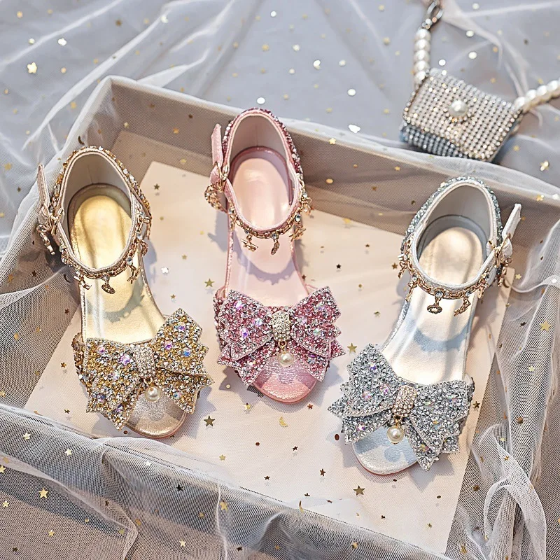 Girls Silver Rhinestone Sandals 2026 Gold Soft Sole Crystal Dress Pumps Kids Princess Shoes for Stage Performance
Girls Silver Rhinestone Sandals 2026 Gold Soft Sole Crystal Dress Pumps Kids Princess Shoes for Stage Performance
