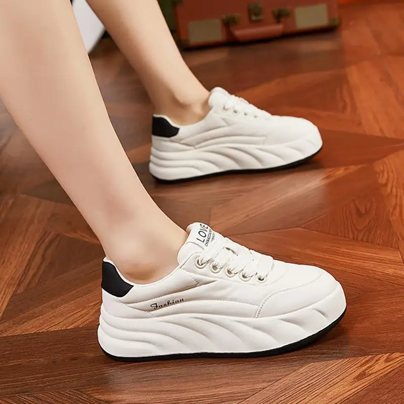 Casual Sport Shoes Leather Flat Bottom Korean Style Versatile Bread Shoes Comfortable Slip-On round Toe Rubber Outsole
Casual Sport Shoes Leather Flat Bottom Korean Style Versatile Bread Shoes Comfortable Slip-On round Toe Rubber Outsole