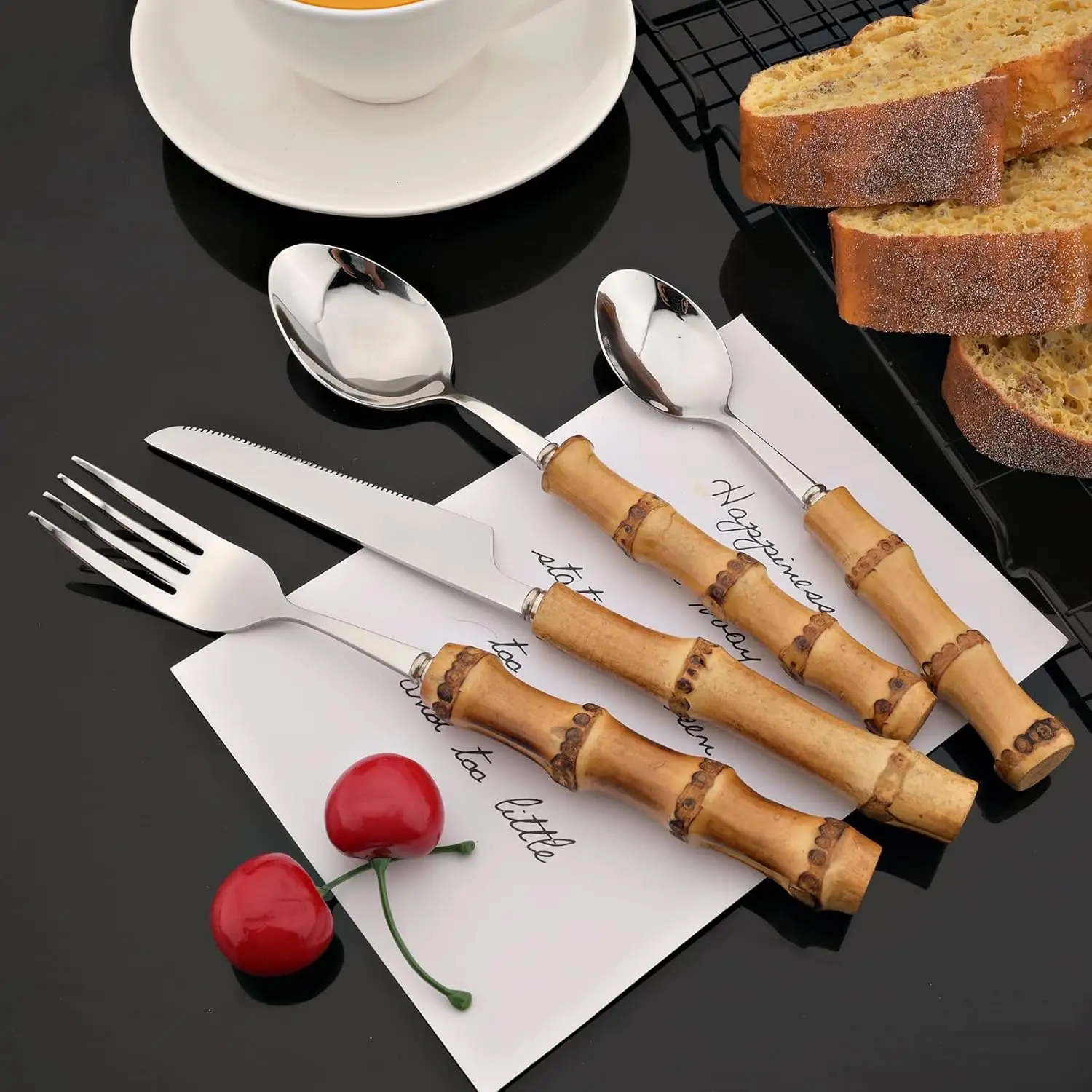 Набор из 4 предметов: столовые приборы из нержавеющей стали с ручками из натурального бамбука, включая нож, вилку, ложку и чайную ложку
Набор из 4 предметов: столовые приборы из нержавеющей стали с ручками из натурального бамбука, включая нож, вилку, ложку и чайную ложку