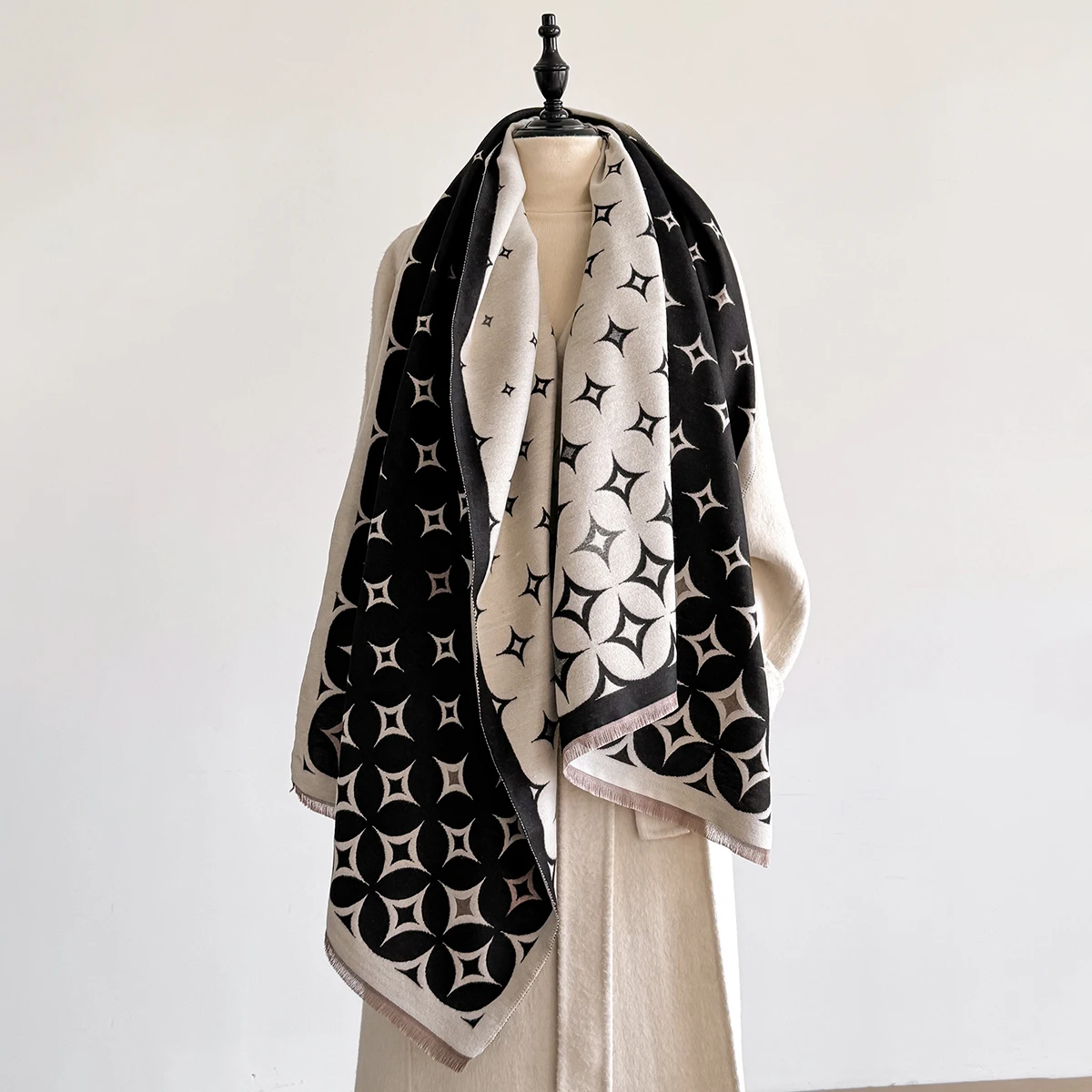 Luxury Winter Scarf Women Cashmere Warm Pashmina Brand Foulard Female Shawls Wraps Thick Soft Bufanda Poncho Scarves Stole
Luxury Winter Scarf Women Cashmere Warm Pashmina Brand Foulard Female Shawls Wraps Thick Soft Bufanda Poncho Scarves Stole