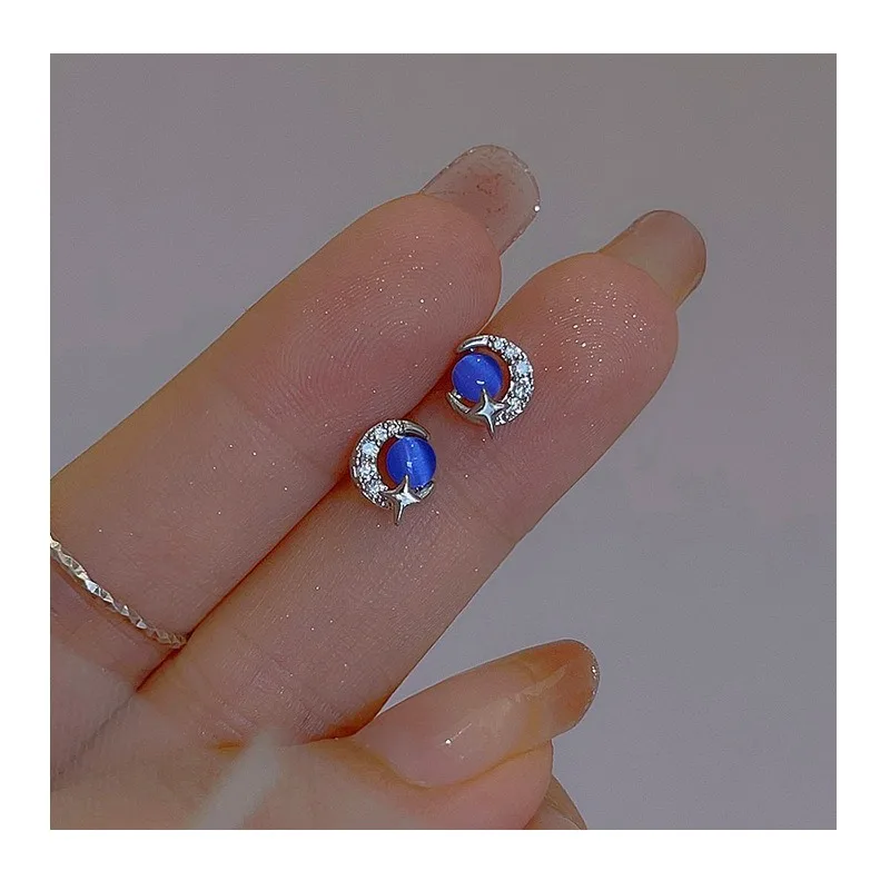 Star Moon Earrings Women's Light Luxury Temperament Niche Design Sense Star Moon Zircon Earrings Simple Little Star Earrings Tid
Star Moon Earrings Women's Light Luxury Temperament Niche Design Sense Star Moon Zircon Earrings Simple Little Star Earrings Tid